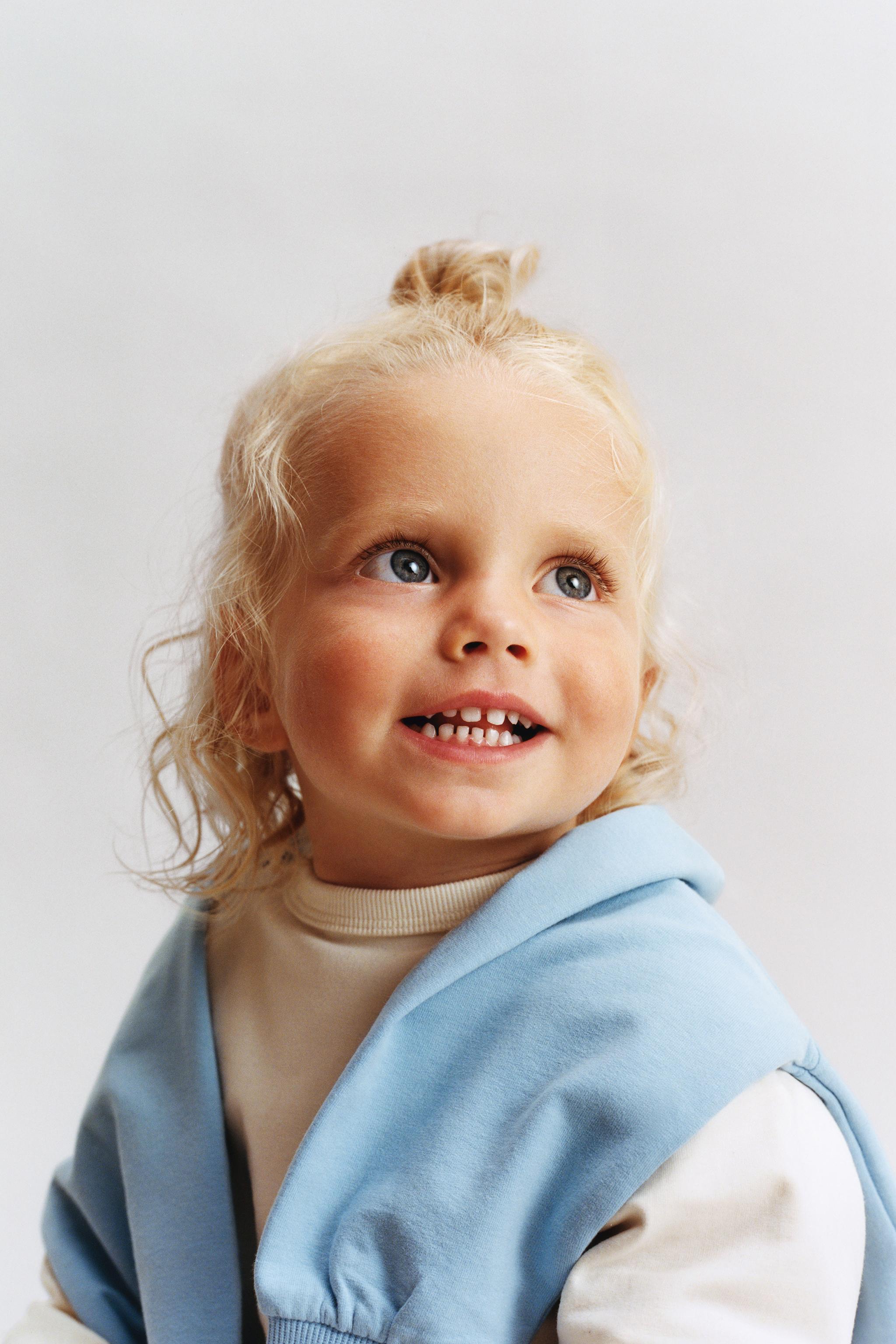 SWEATSHIRT AND JOGGER PANTS SET