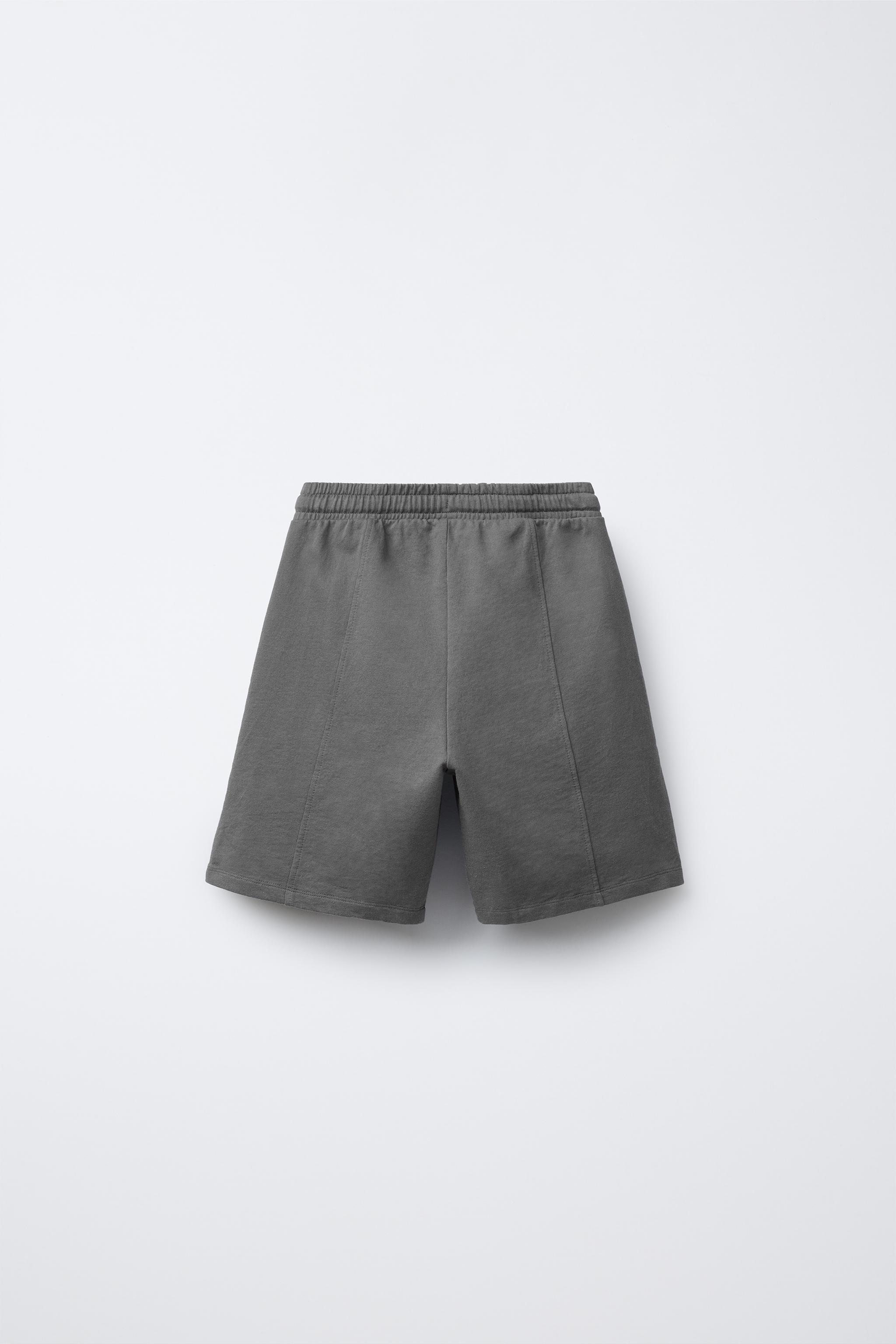 GRAFFITI TEXT STRAIGHT SHORTS