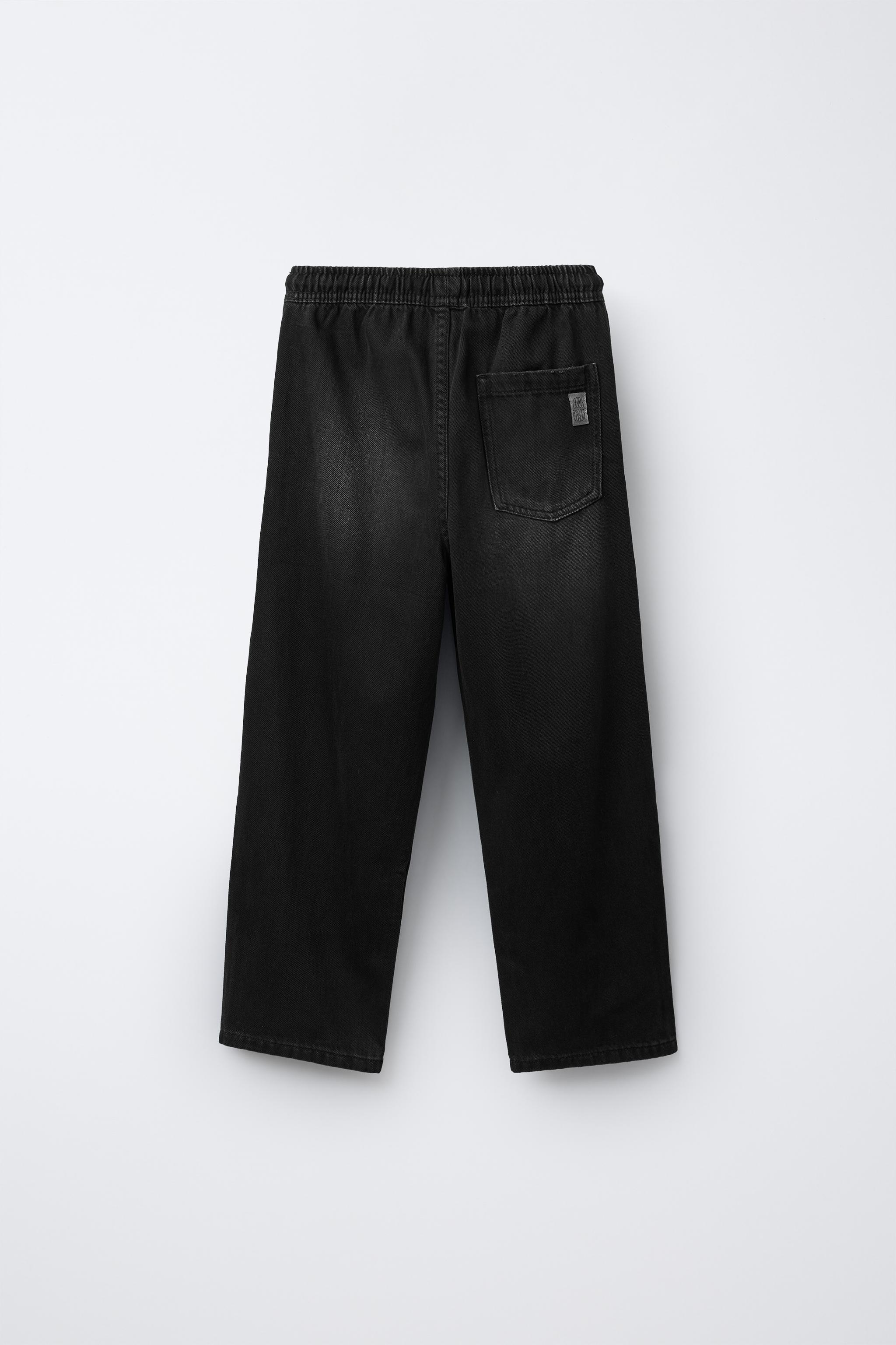 BAGGY JEANS WITH LABEL