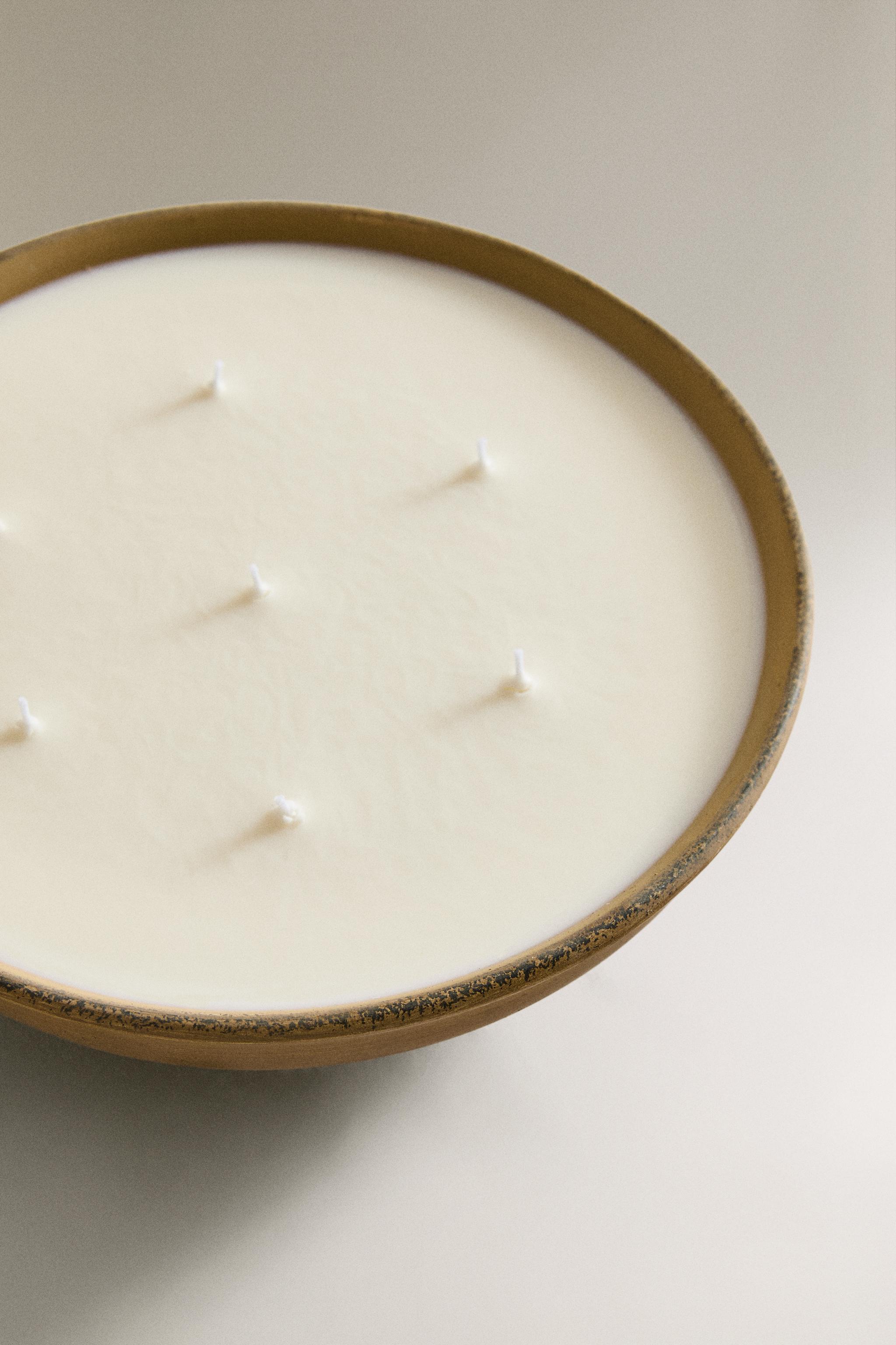 (1200 G) INCENSE LEATHER SCENTED CANDLE