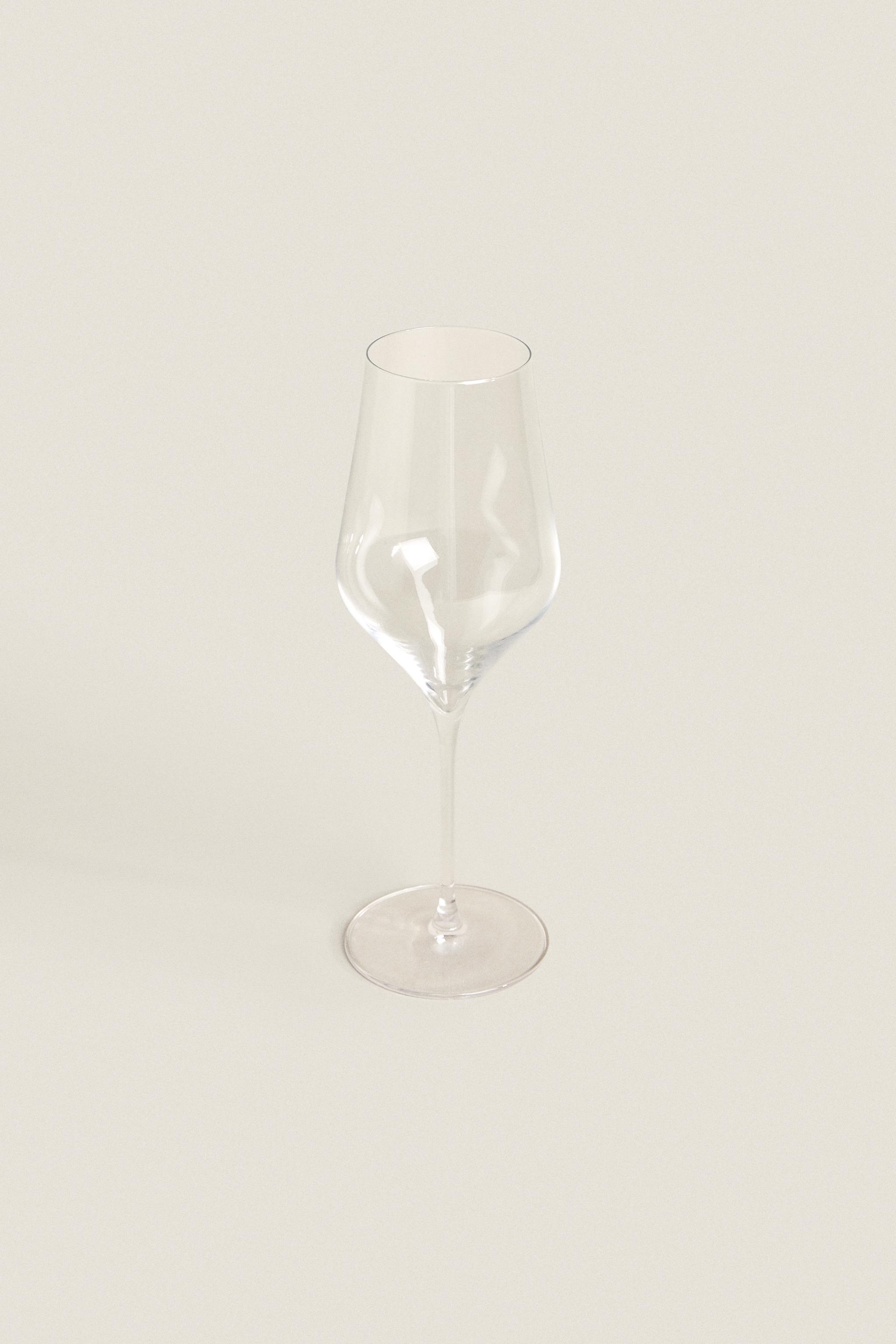 PLAIN CRYSTALLINE WINE GLASS