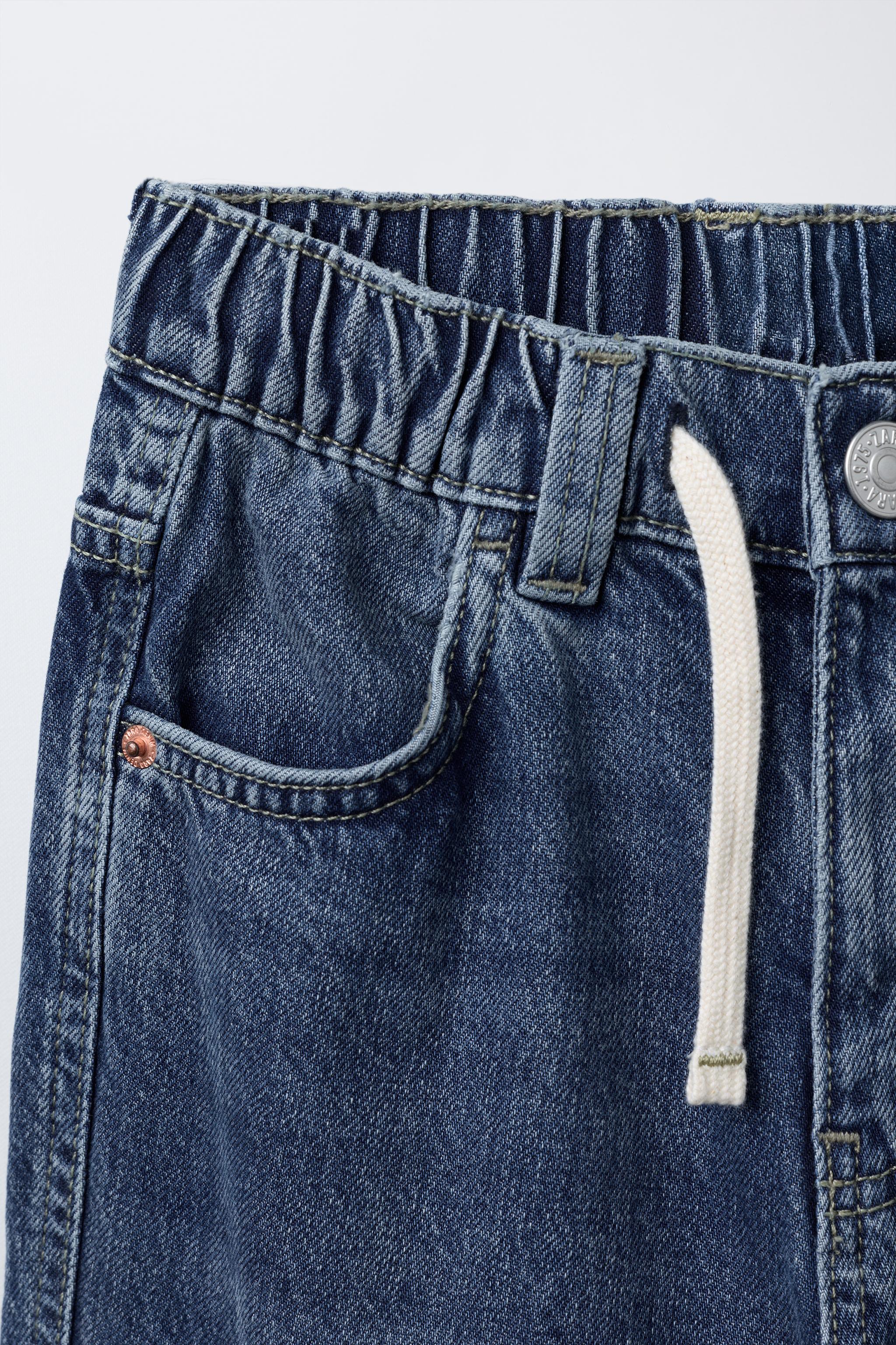 EMBROIDERED CARGO JEANS