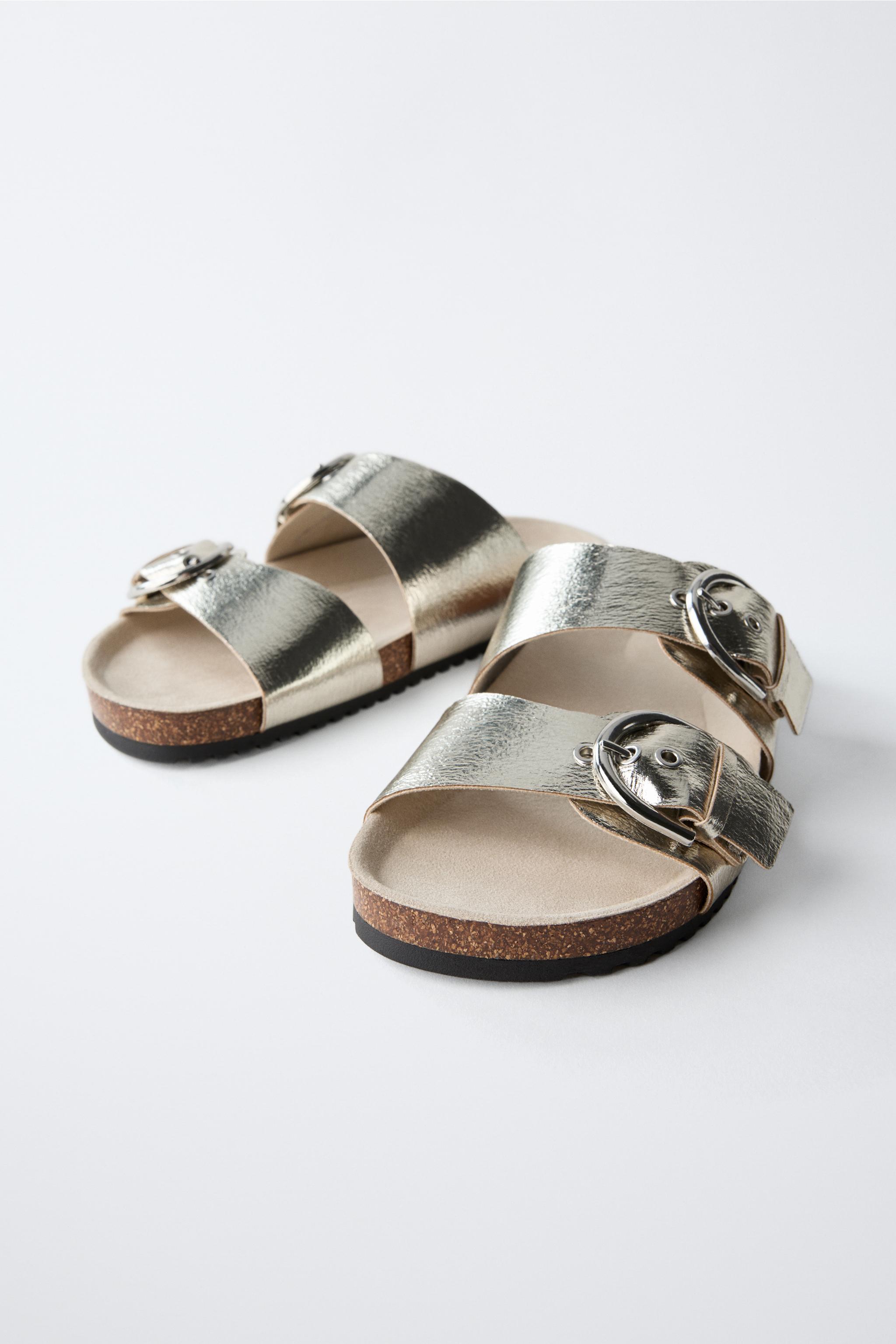 METALLIC BUCKLE SANDALS