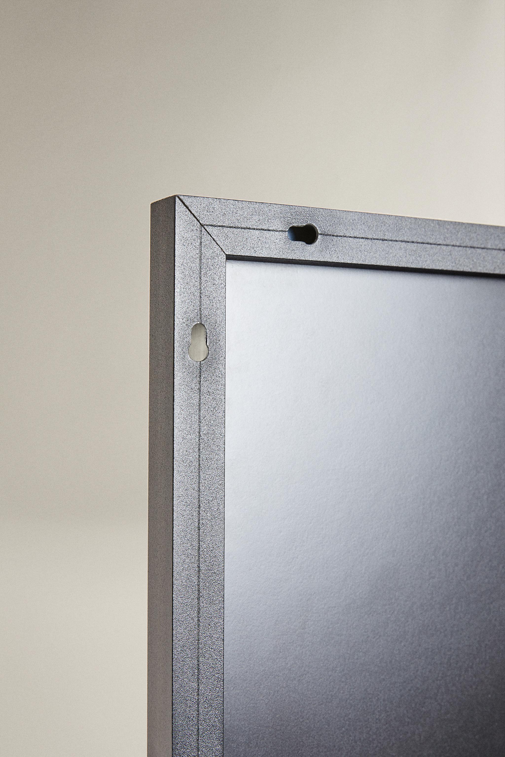 WALL MIRROR WITH METAL FRAME