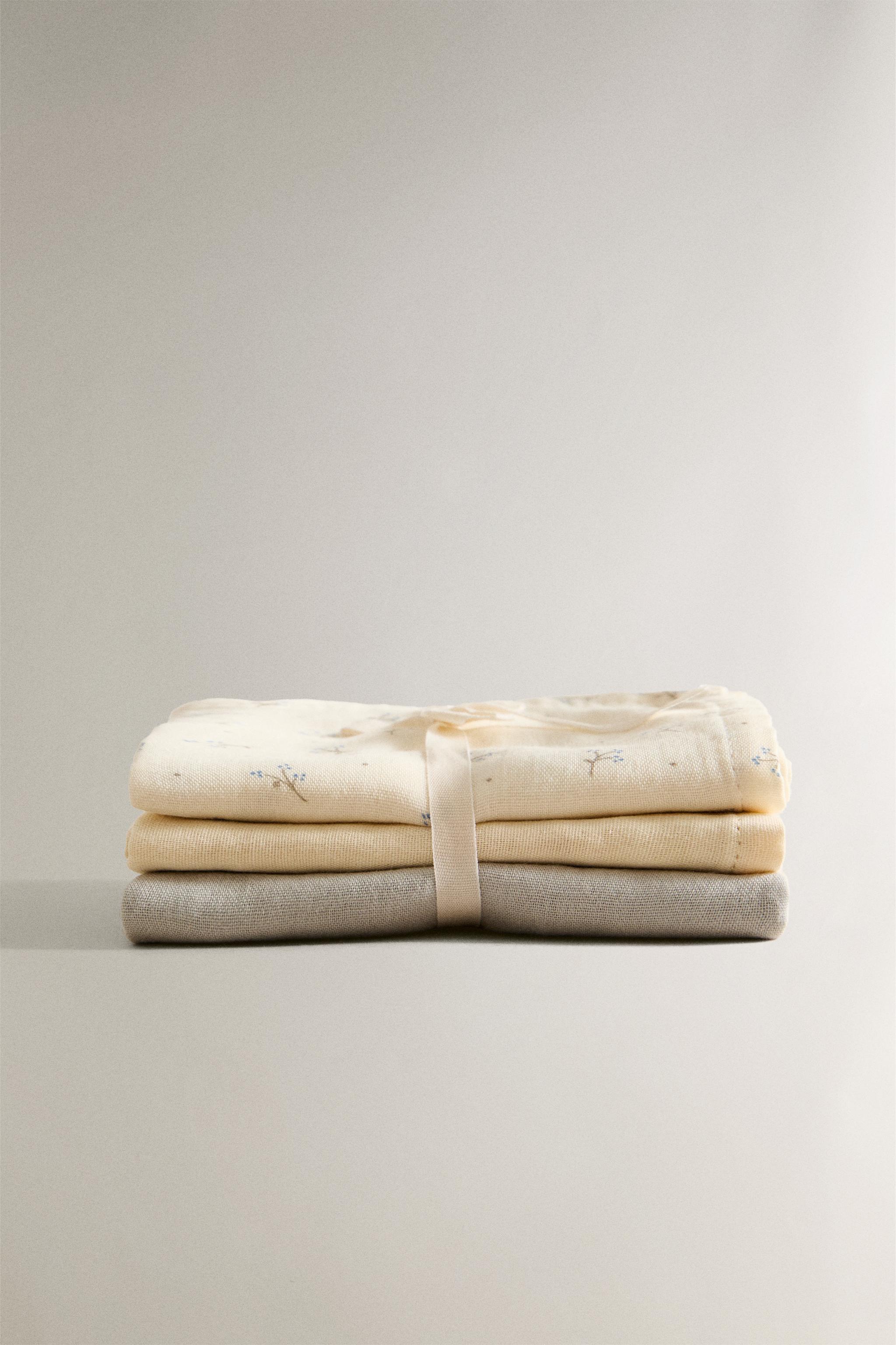 SET OF CHILDREN'S MUSLIN CLOTHS WITH MINI FLOWERS (SET OF 3)