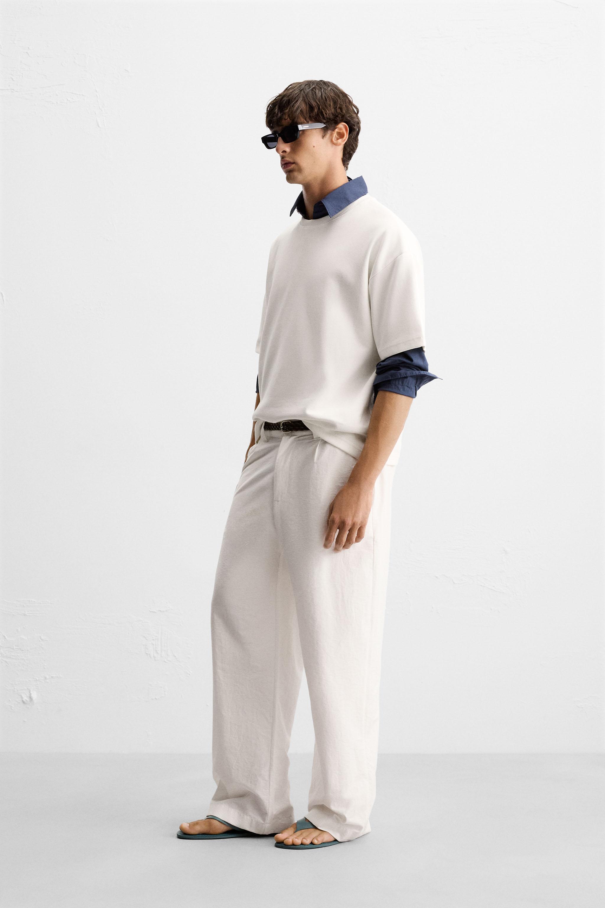 RAISED PRINT SWEATSHIRT