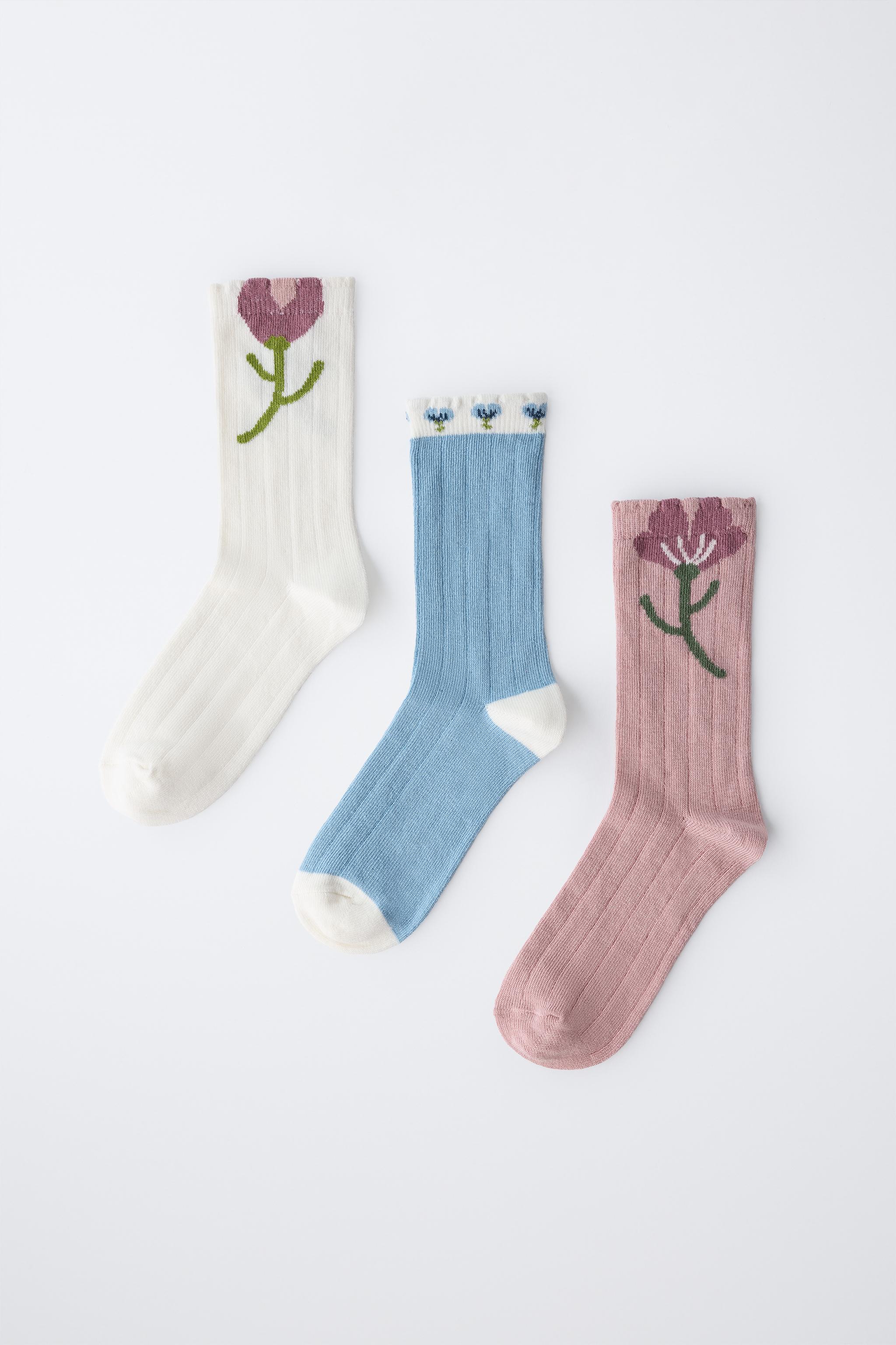 THREE-PACK OF FLORAL SOCKS