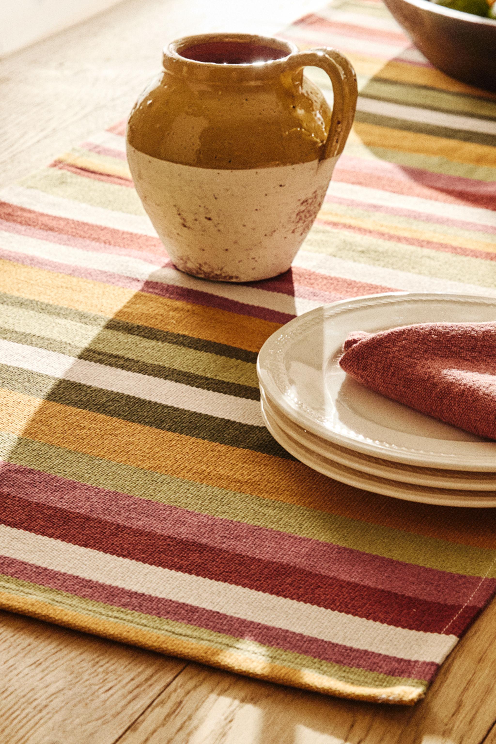 COTTON TABLE RUNNER WITH MULTICOLORED STRIPES