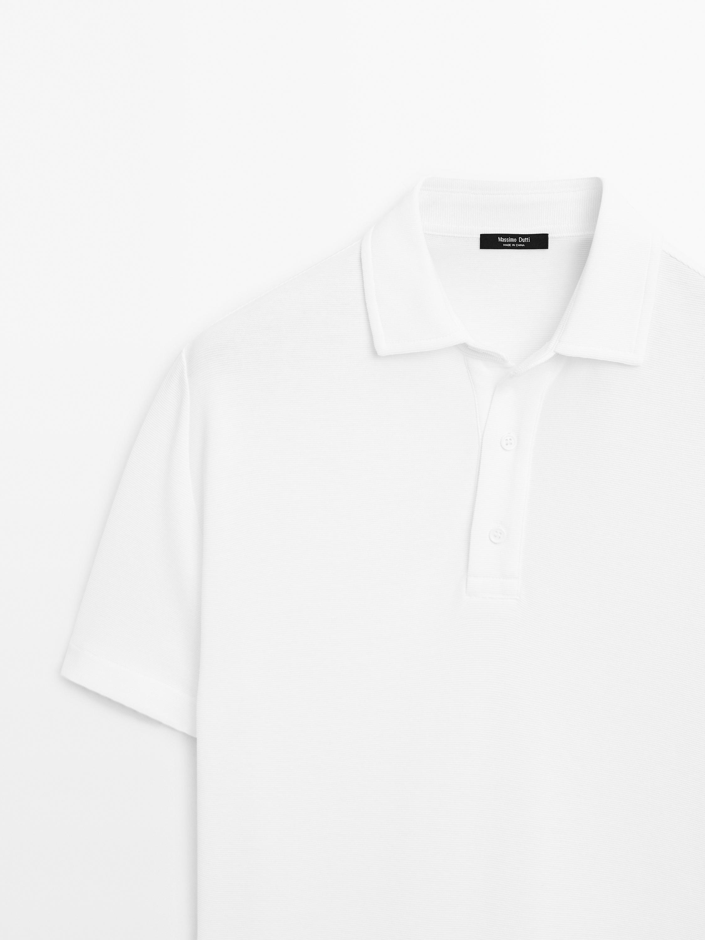 Textured short sleeve polo shirt