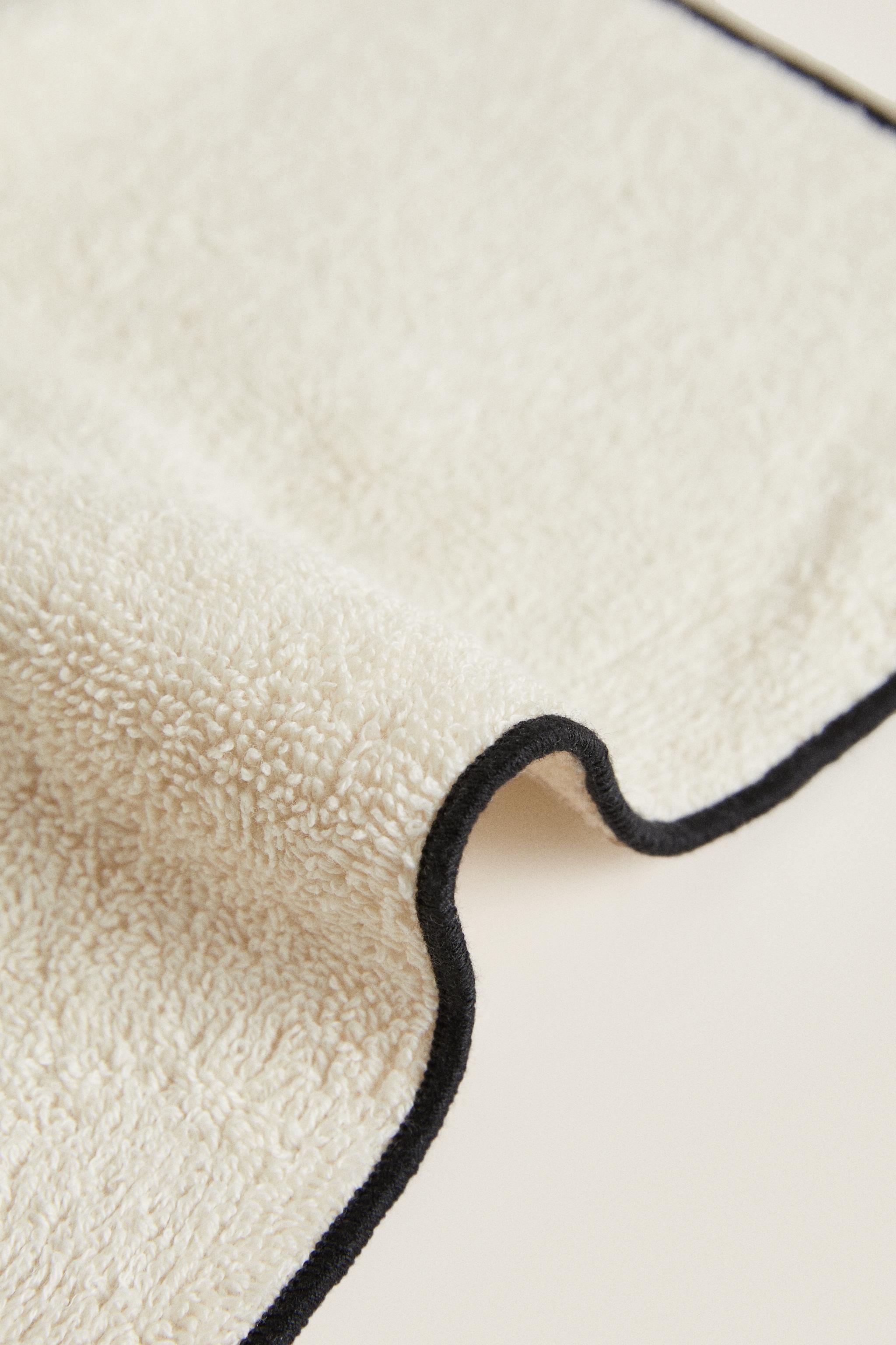 PACK OF COTTON OVERLOCK HAND TOWELS (PACK OF 3)