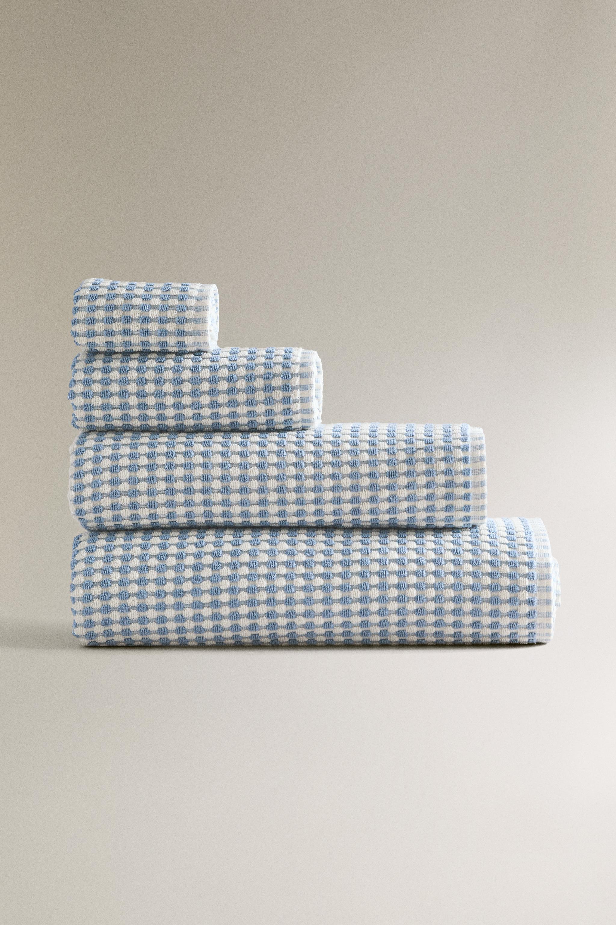 TEXTURED COTTON BATH TOWEL