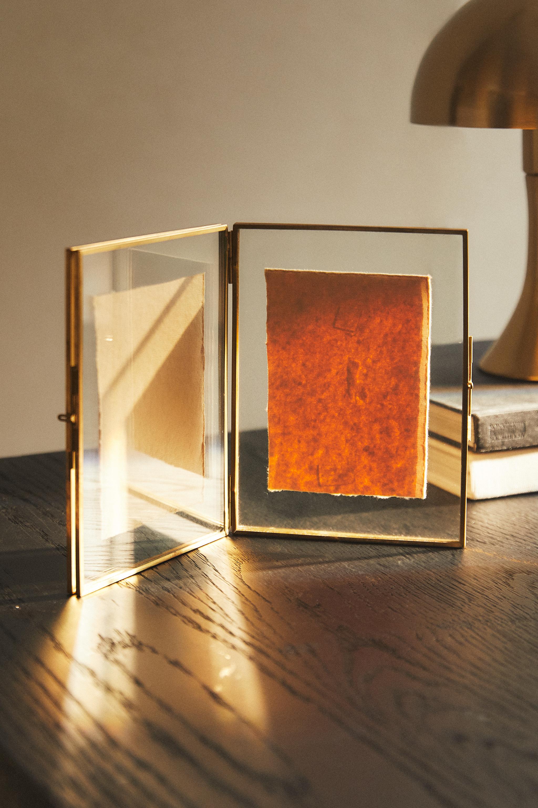 GOLDEN DOUBLE PICTURE FRAME