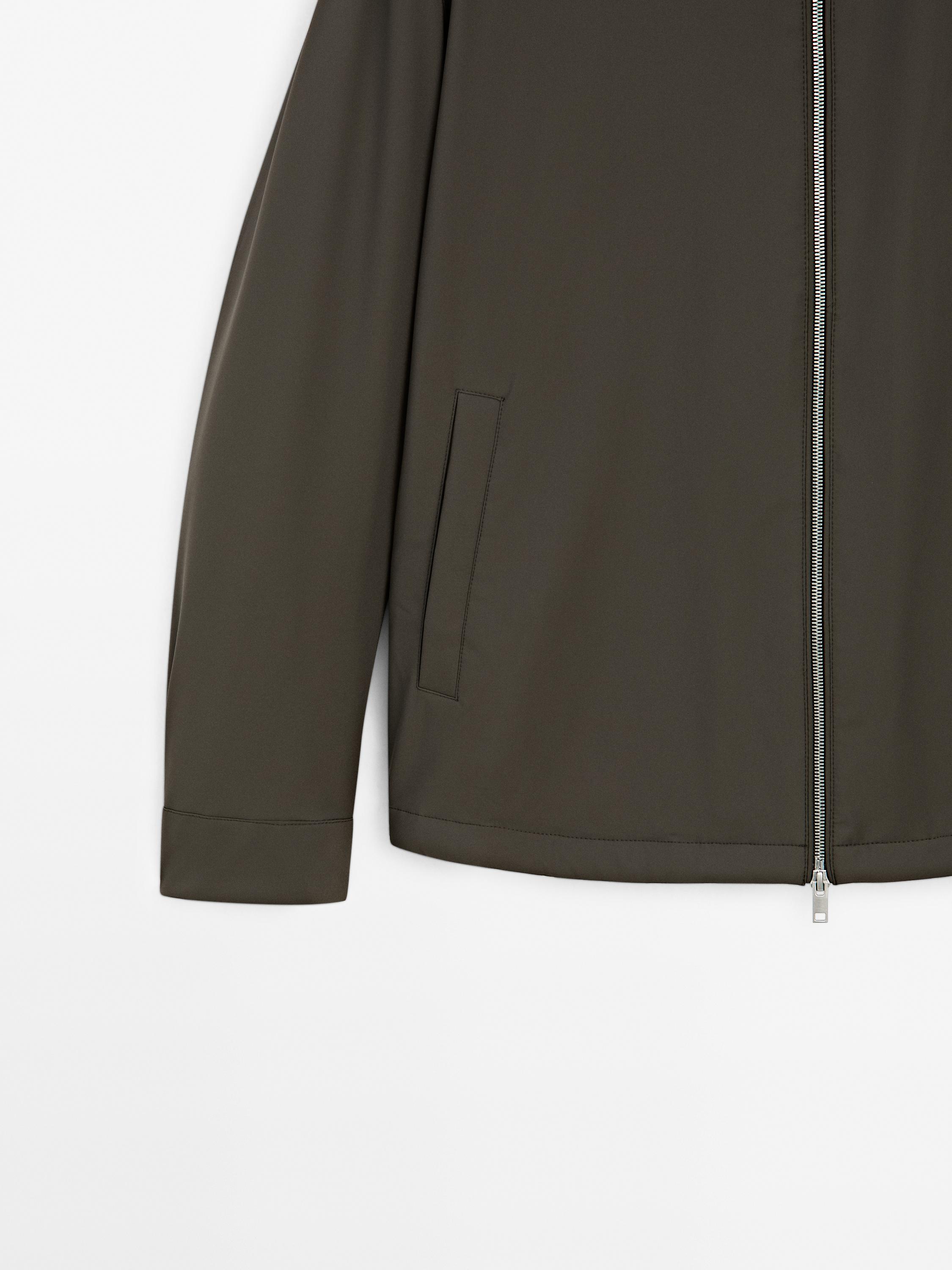 Lightweight water-repellent jacket