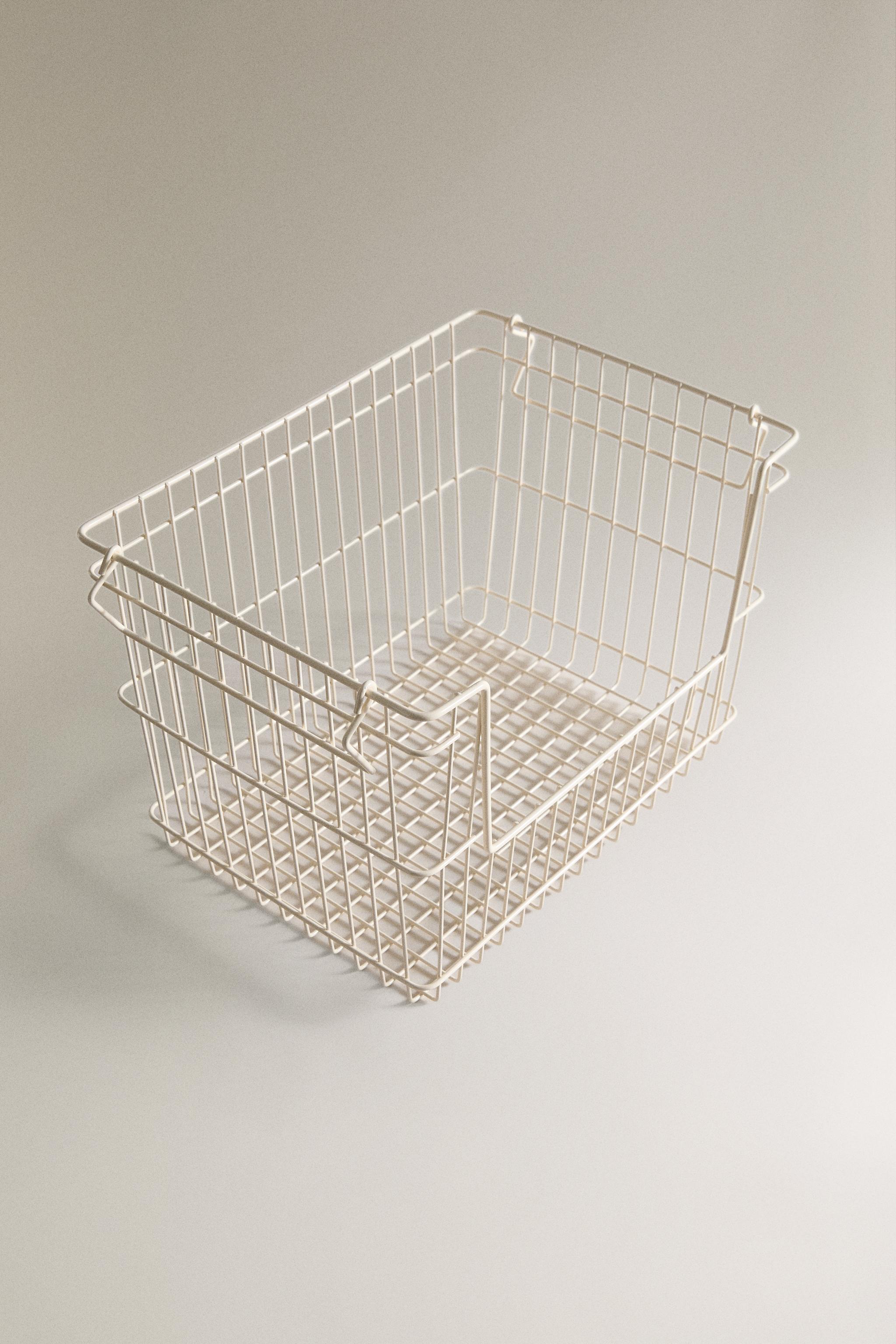 STACKABLE LACQUERED METAL BASKET