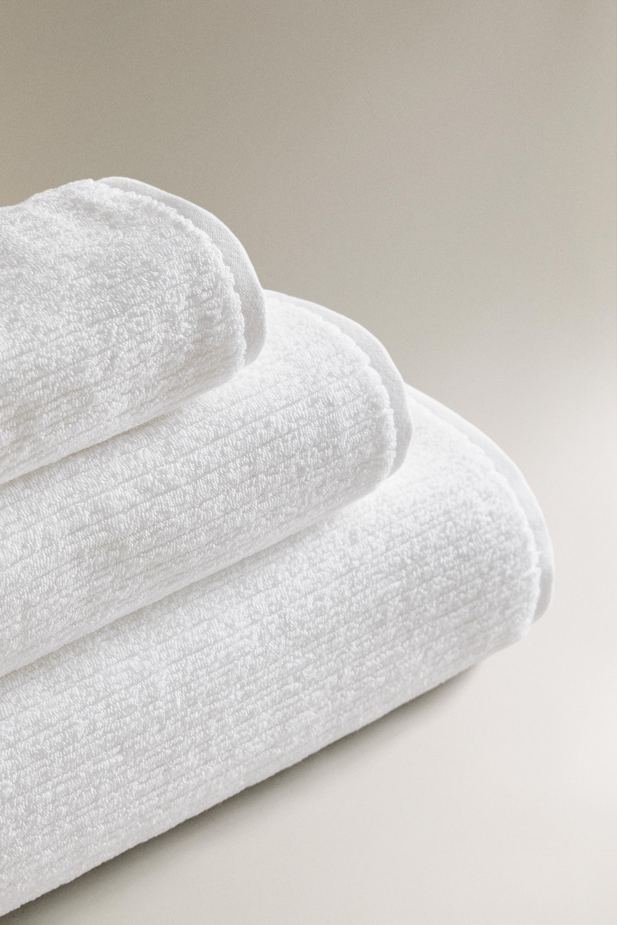 RIBBED TEXTURE BATH TOWEL