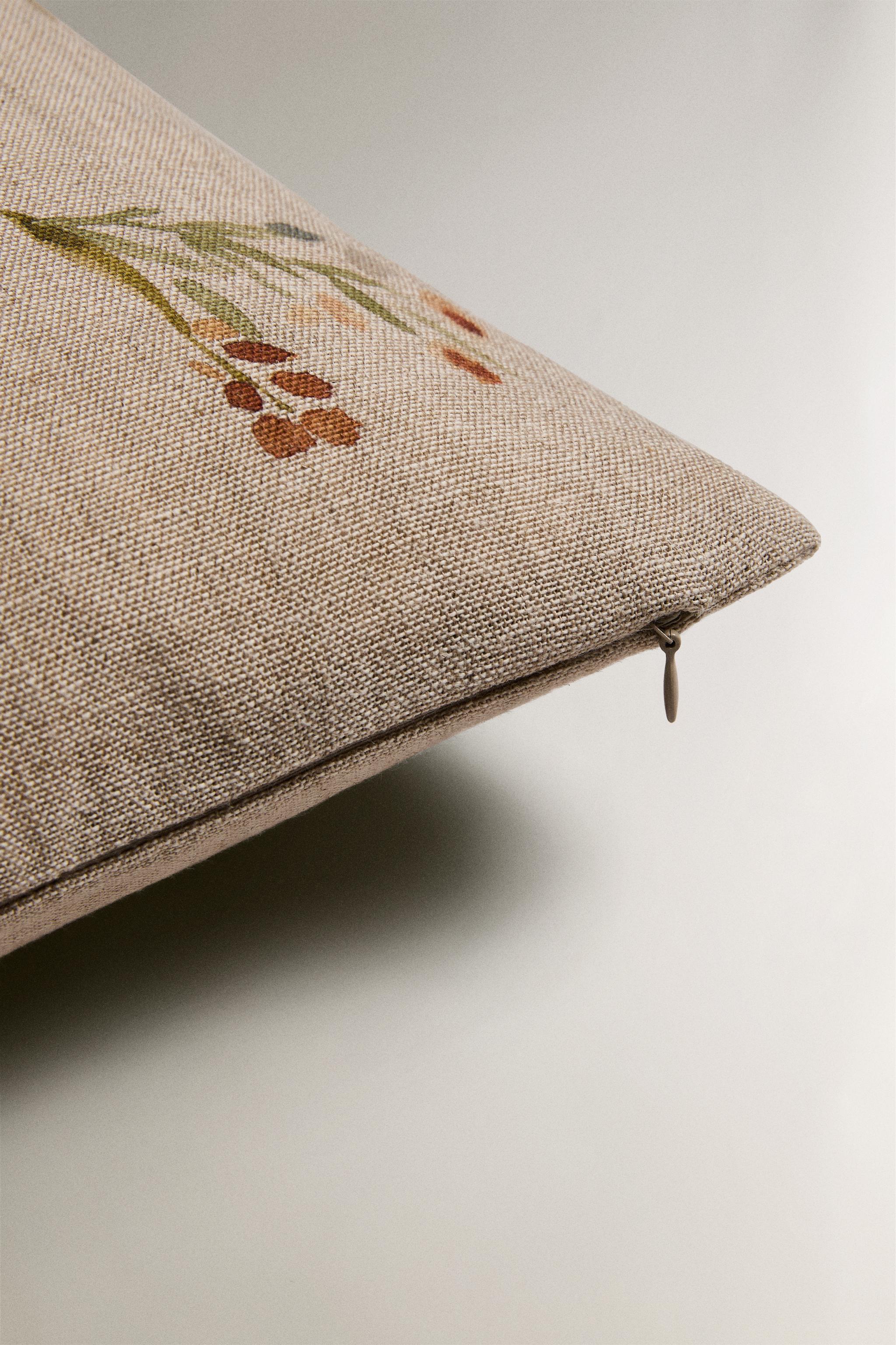 FLORAL PRINT THROW PILLOW COVER