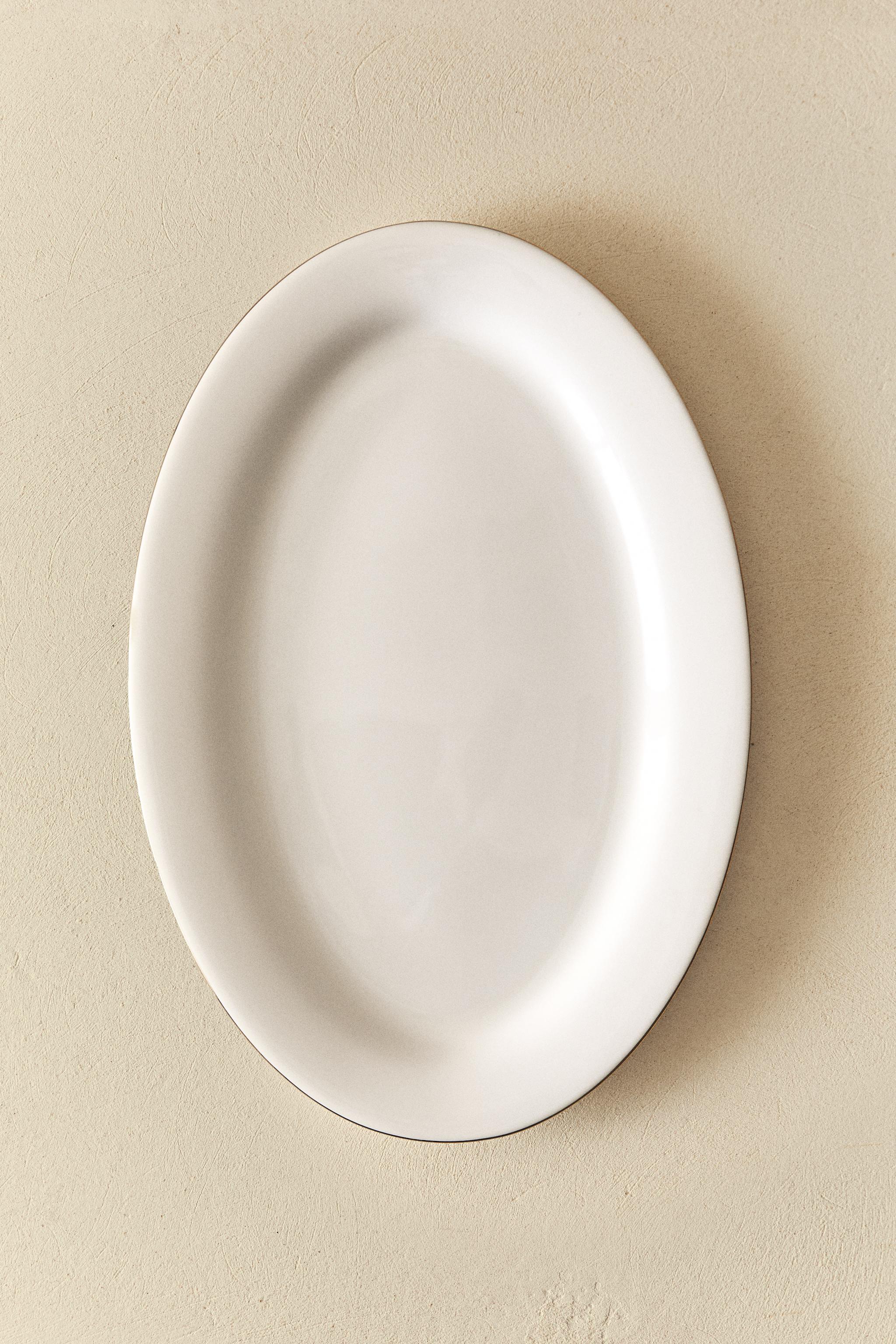 RIMMED BONE CHINA OVAL SERVING DISH