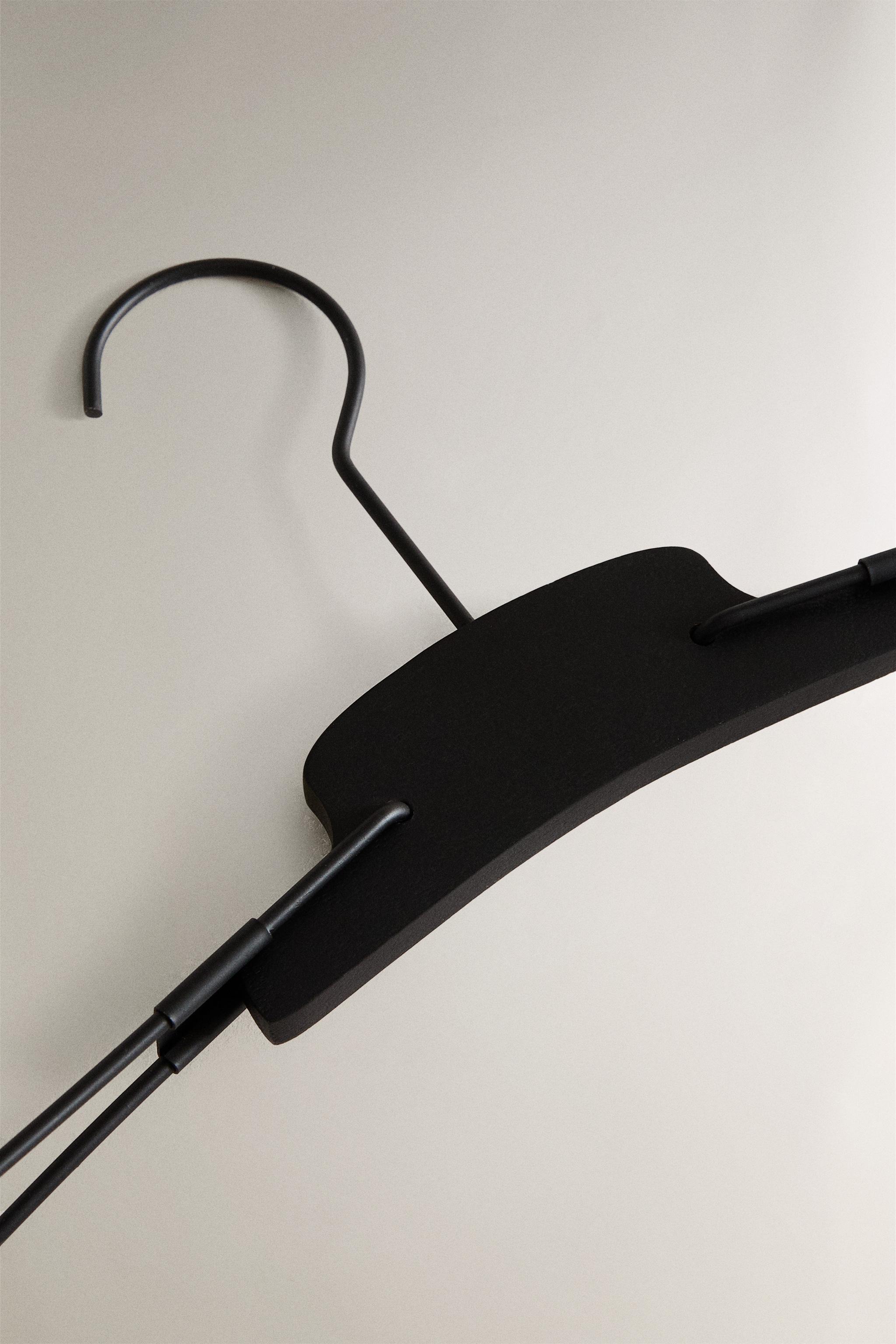 FOLDABLE METAL HANGER