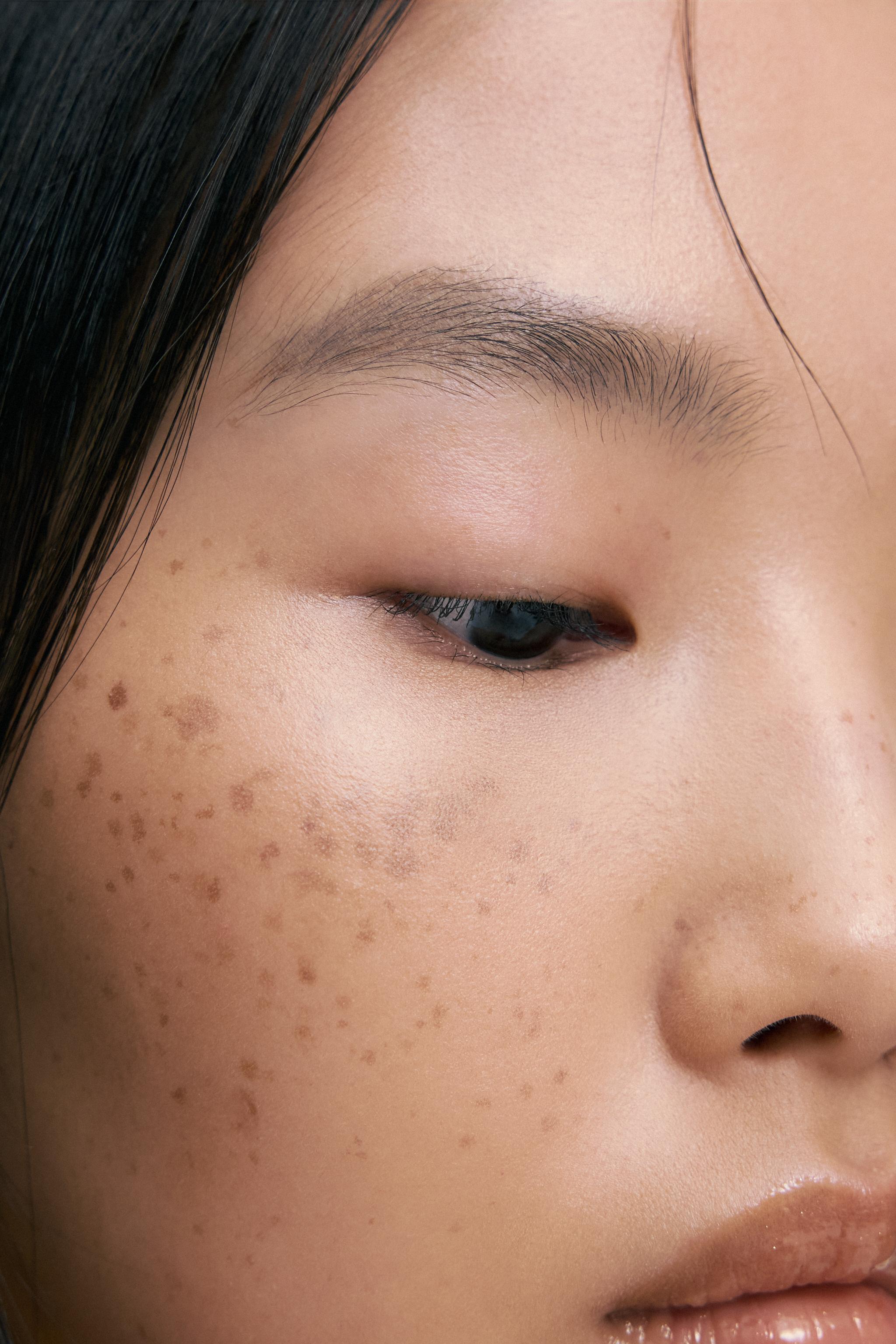 EYEBROW PENCIL - FOLKLAND