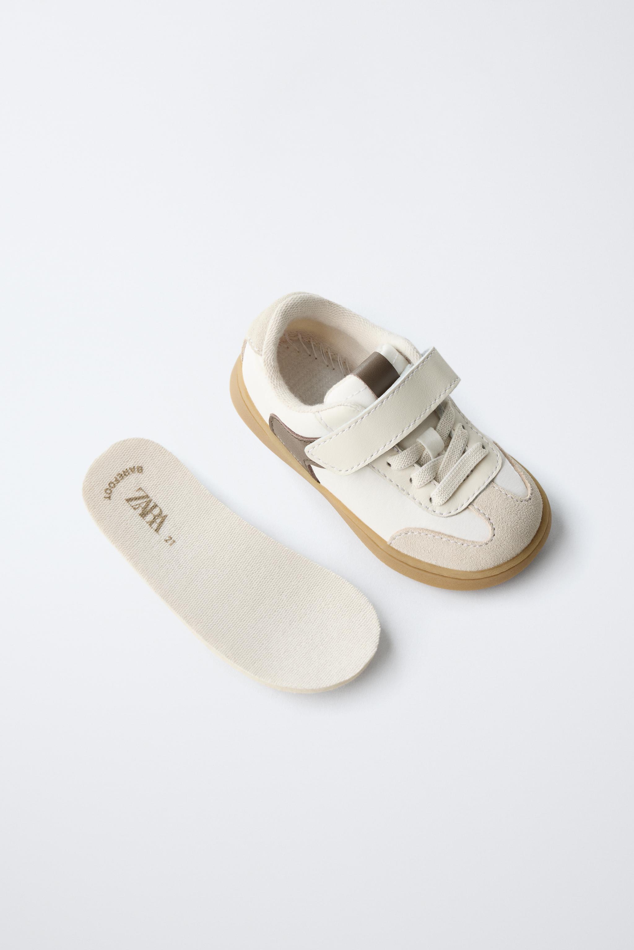 RETRO BAREFOOT SNEAKERS