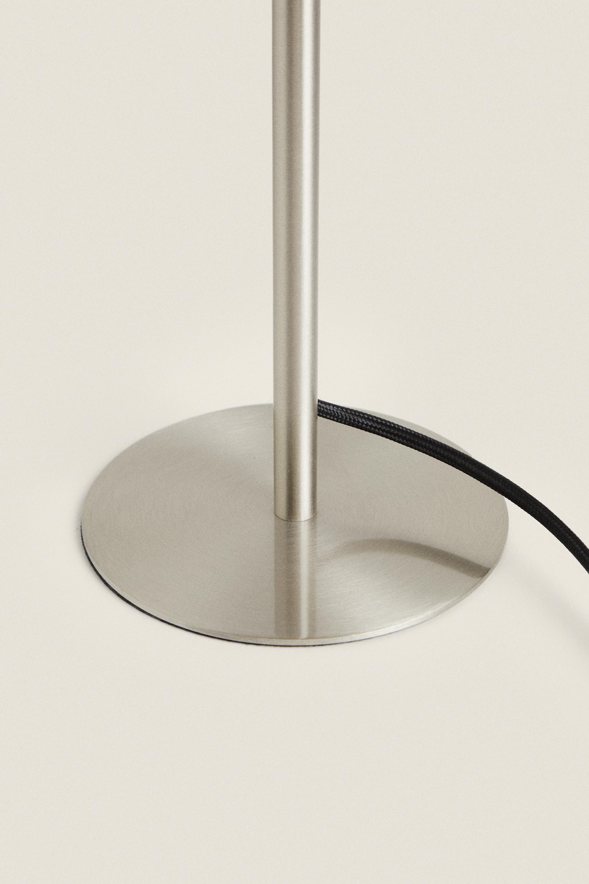 LARGE MONOCHROME TABLE LAMP