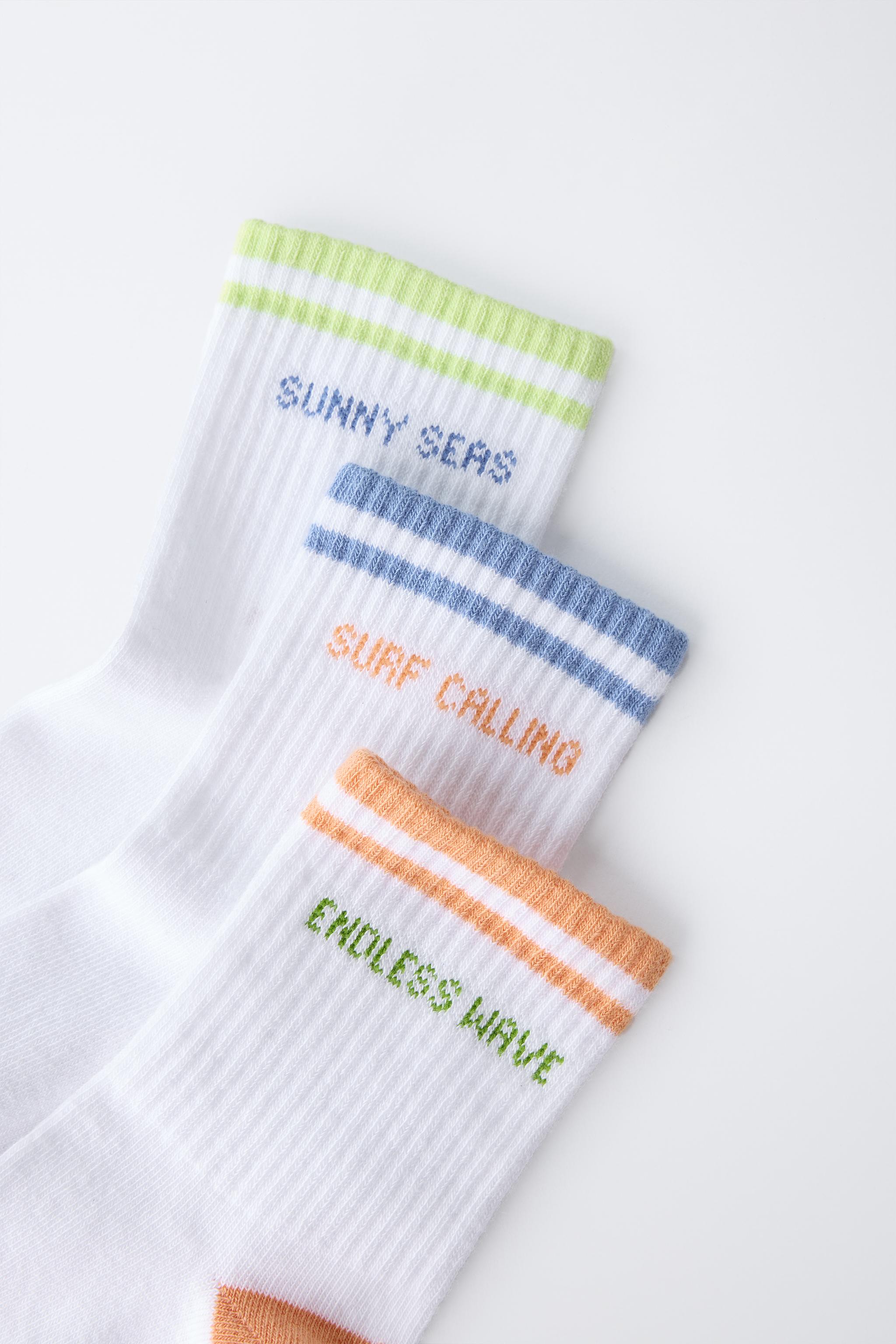 THREE-PACK OF STRIPED AND TEXT SOCKS
