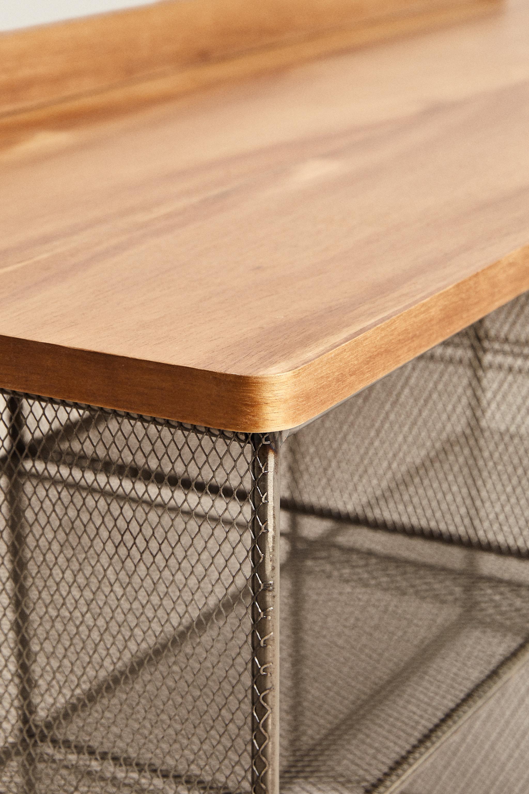 METAL AND WOOD BENCH