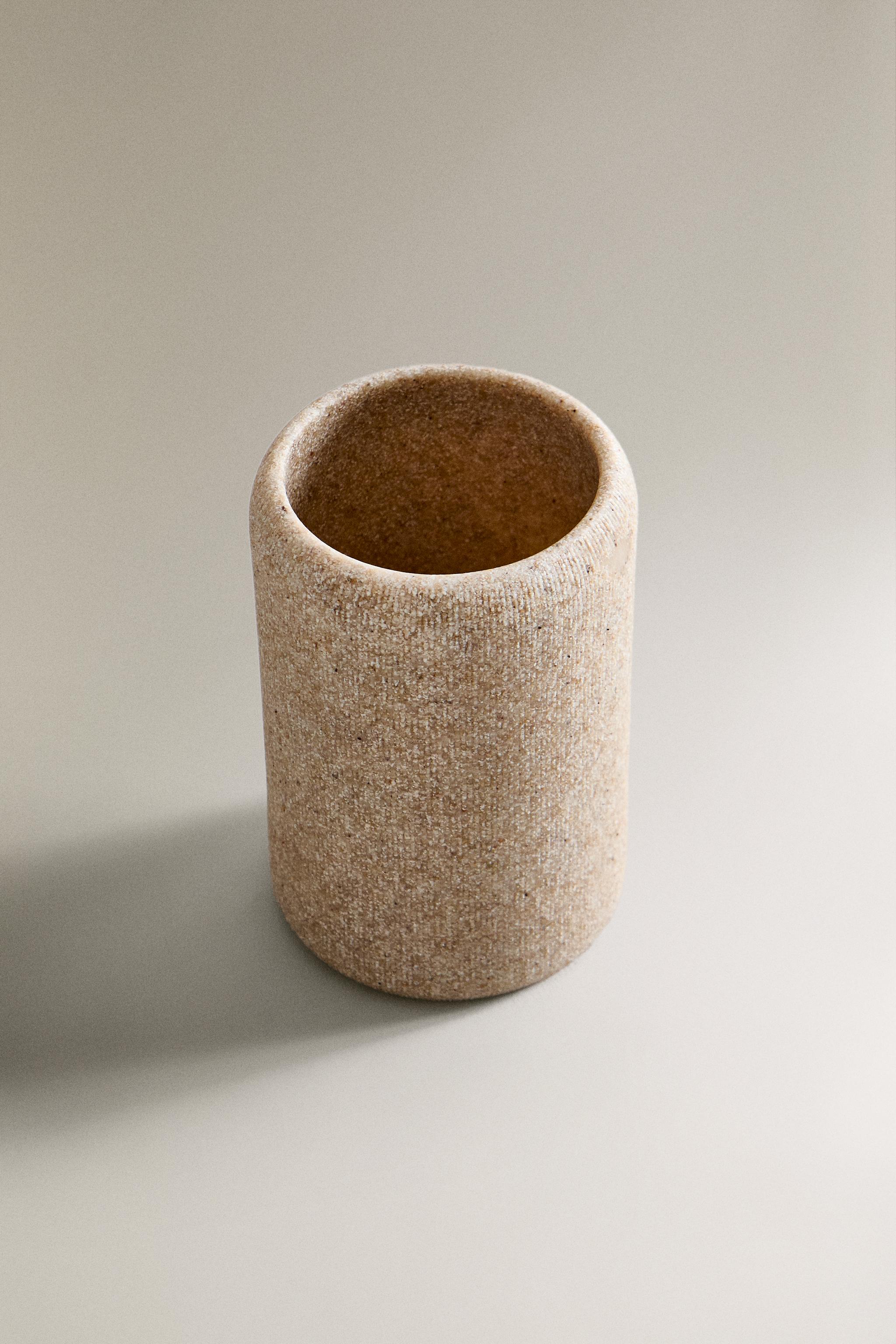 RESIN TOOTHBRUSH HOLDER