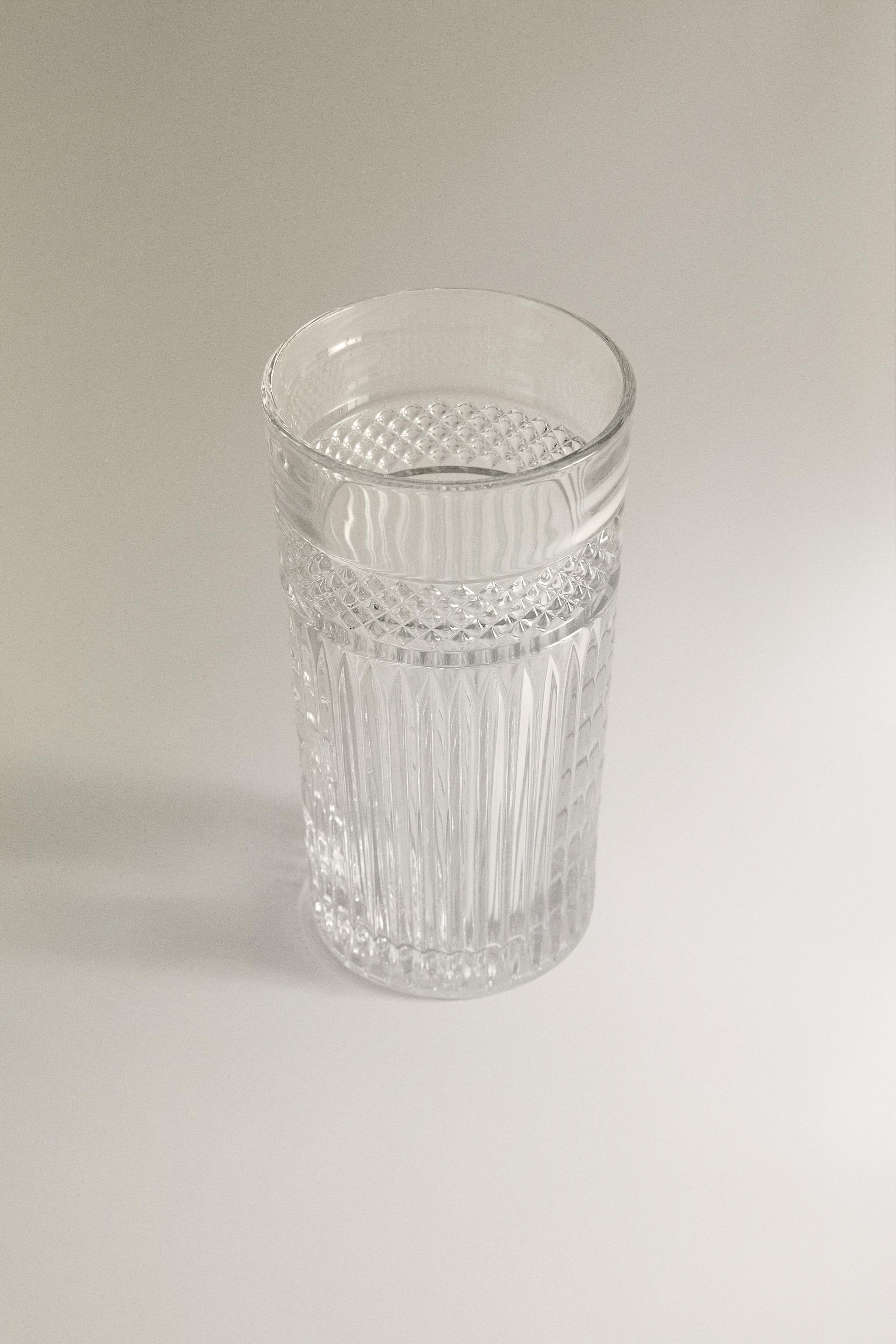 GLASS SOFT DRINK TUMBLER WITH RAISED DESIGN