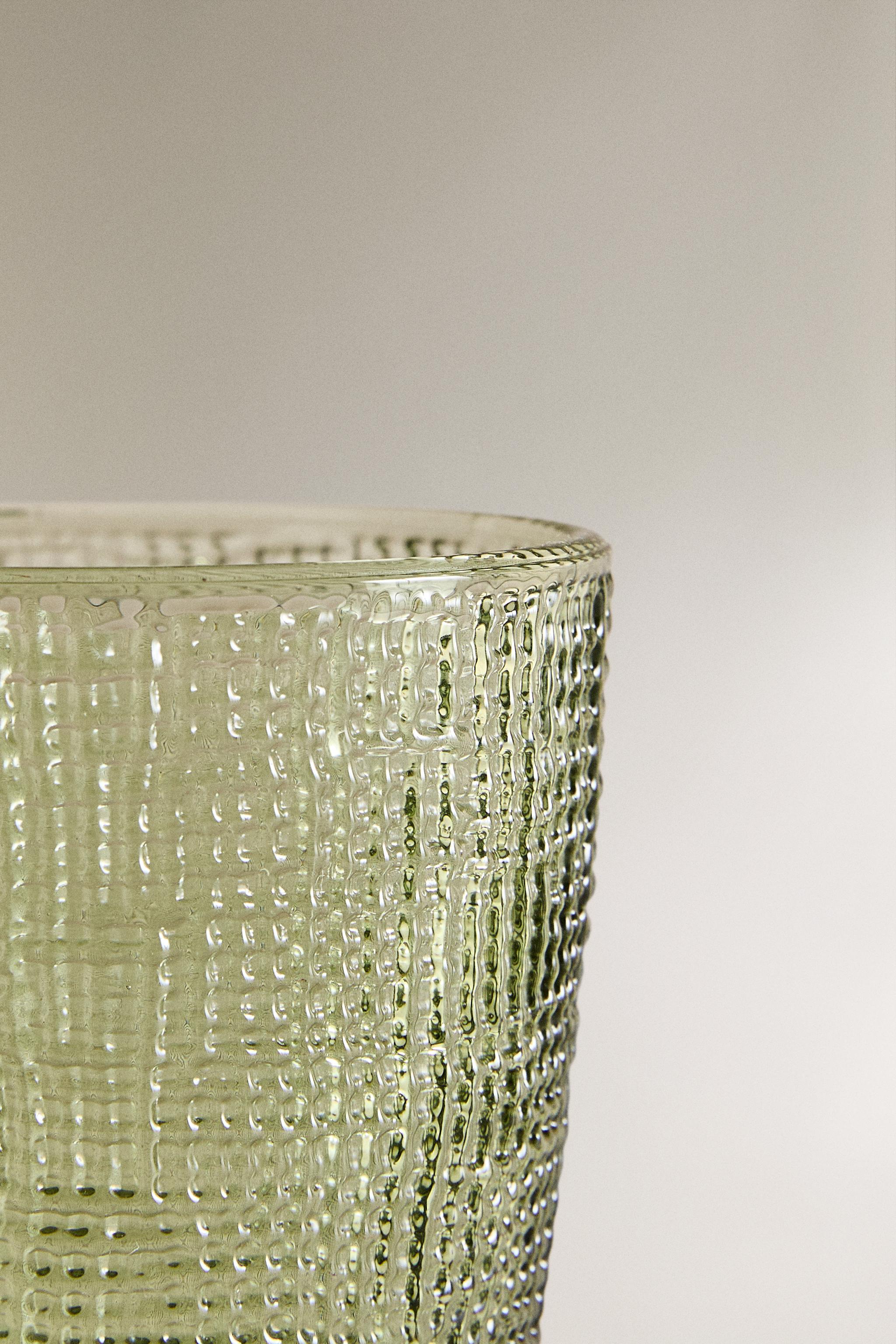 RAISED DESIGN GLASS TUMBLER