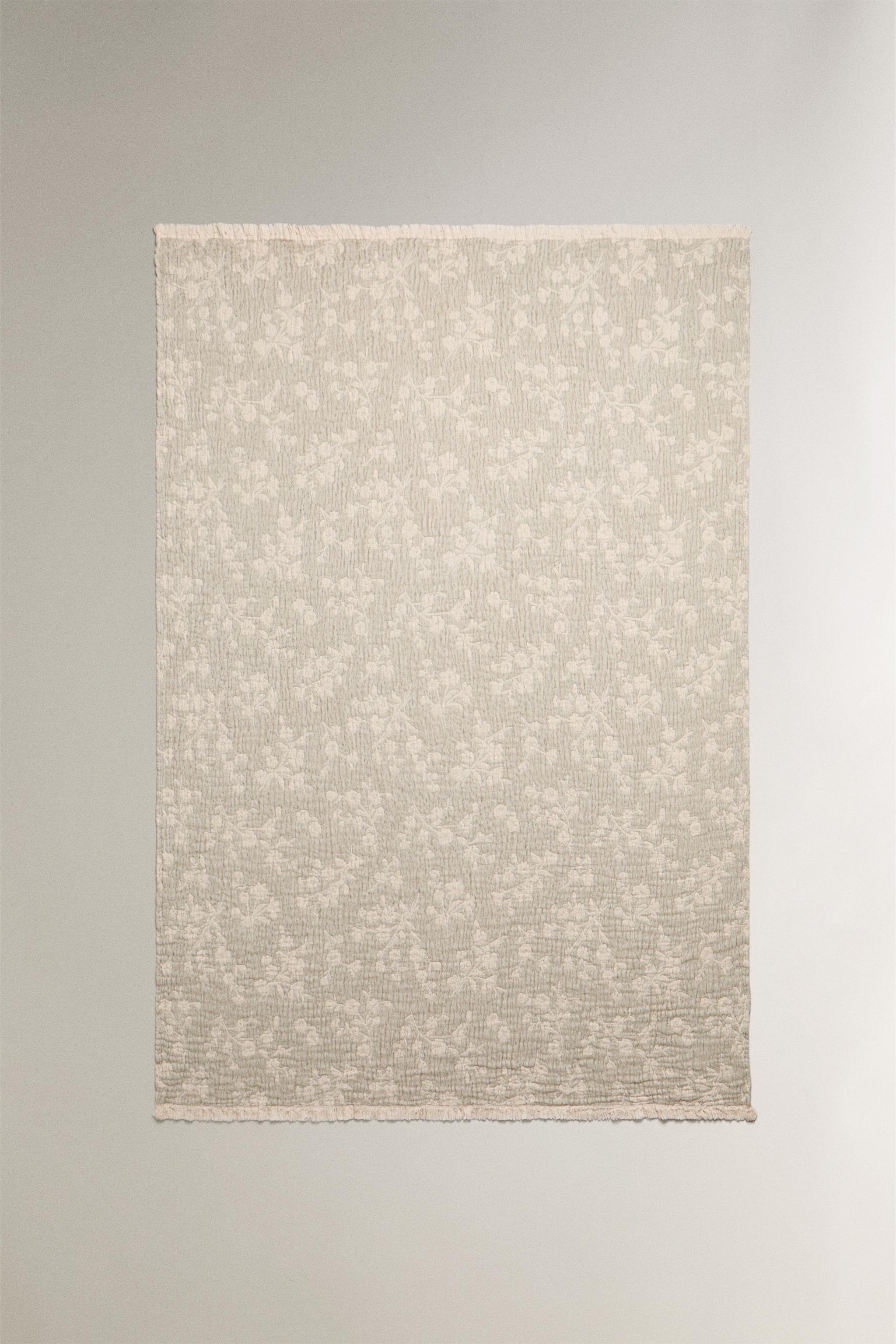 FLORAL JACQUARD BLANKET