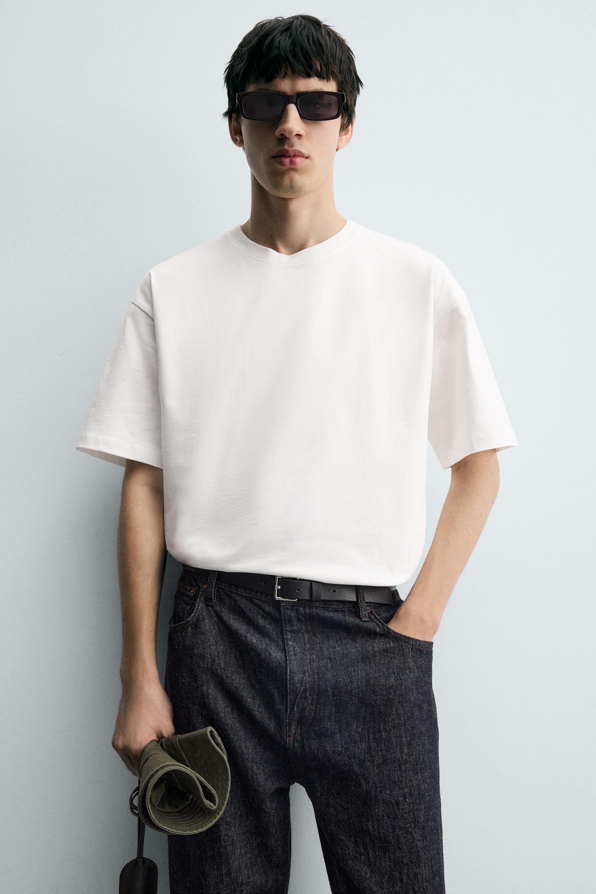 EMBROIDERED PATCH T-SHIRT