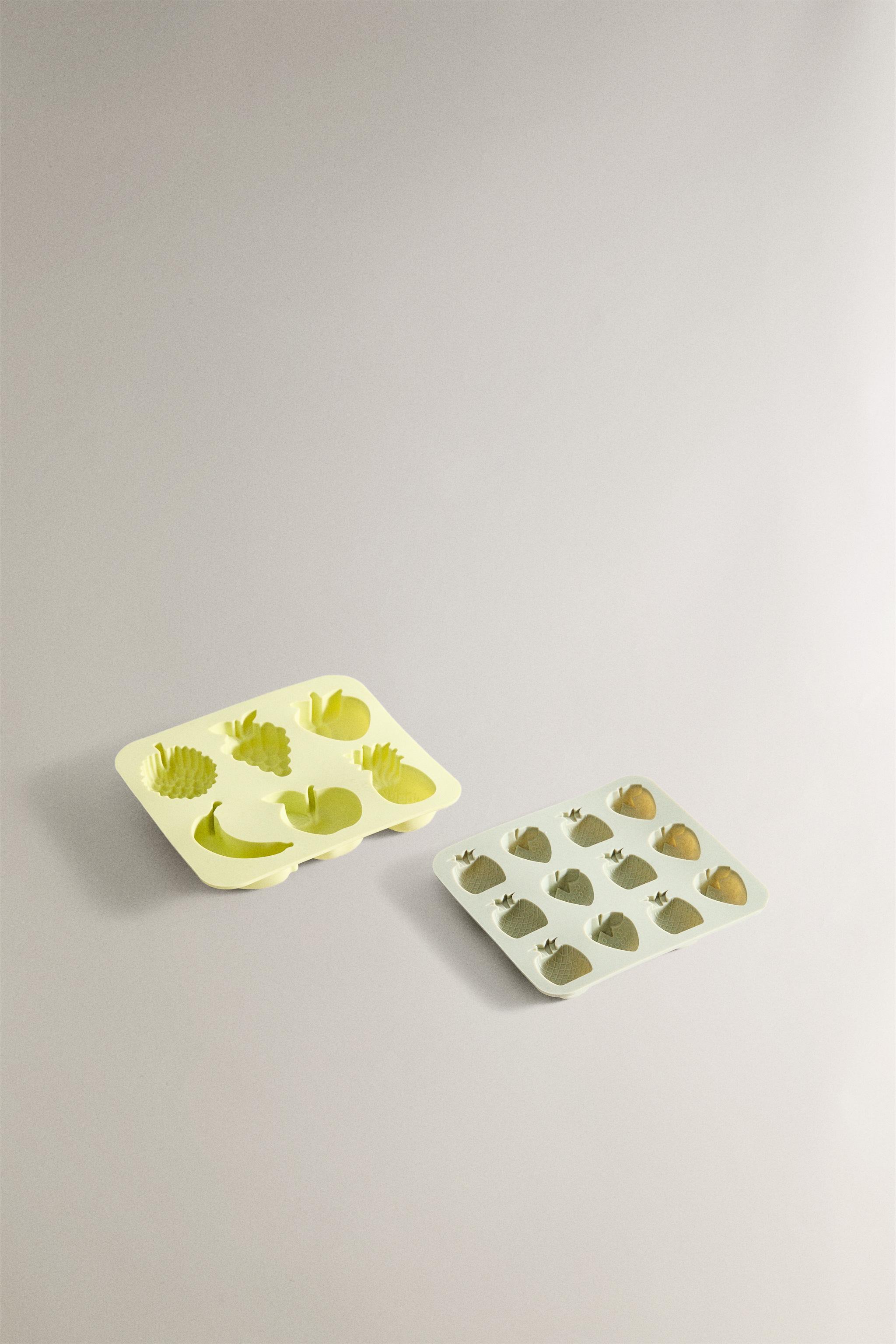 SET OF SILICONE ICE TRAYS WITH FRUIT SHAPES (SET OF 2)