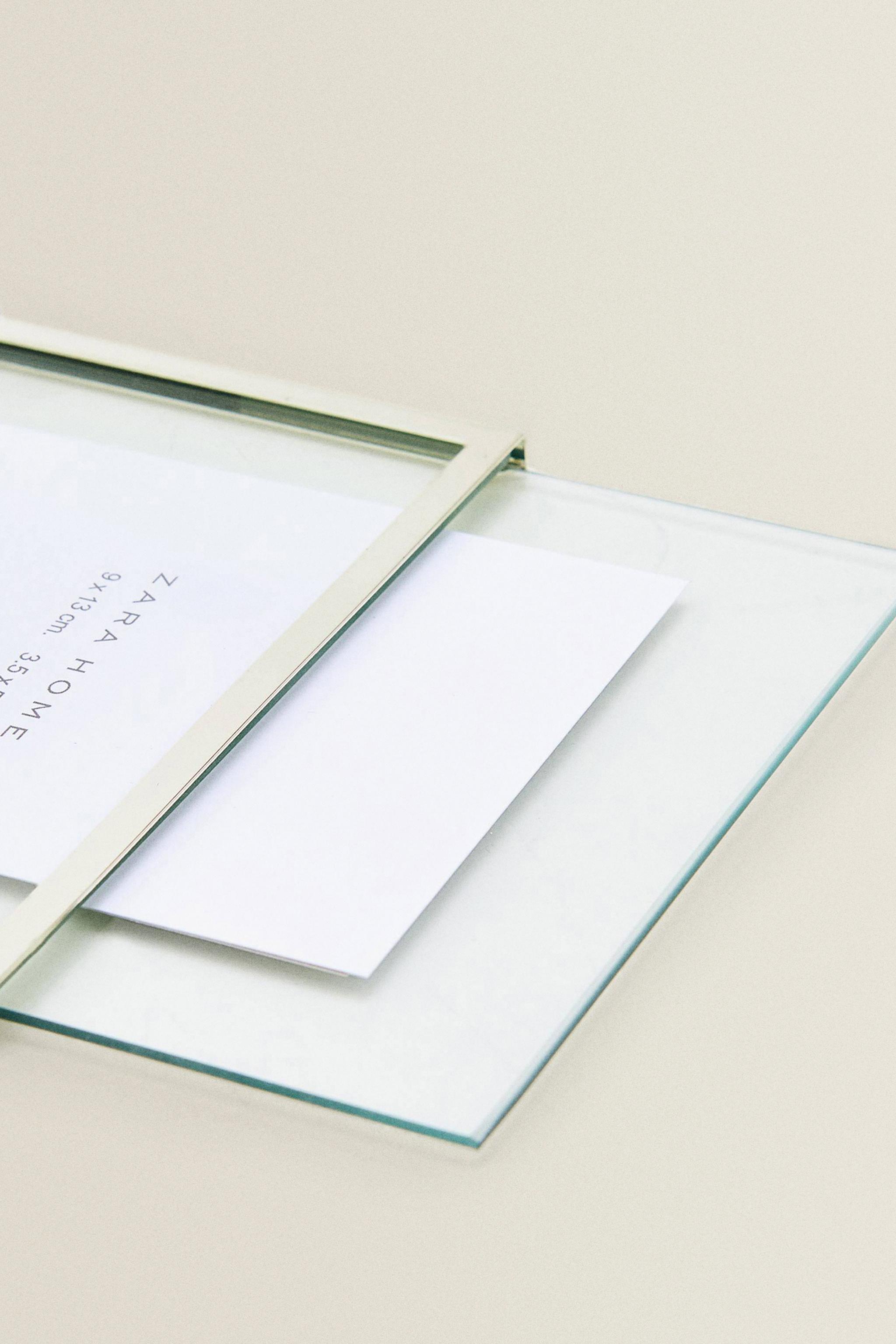 PICTURE FRAME WITH STAND