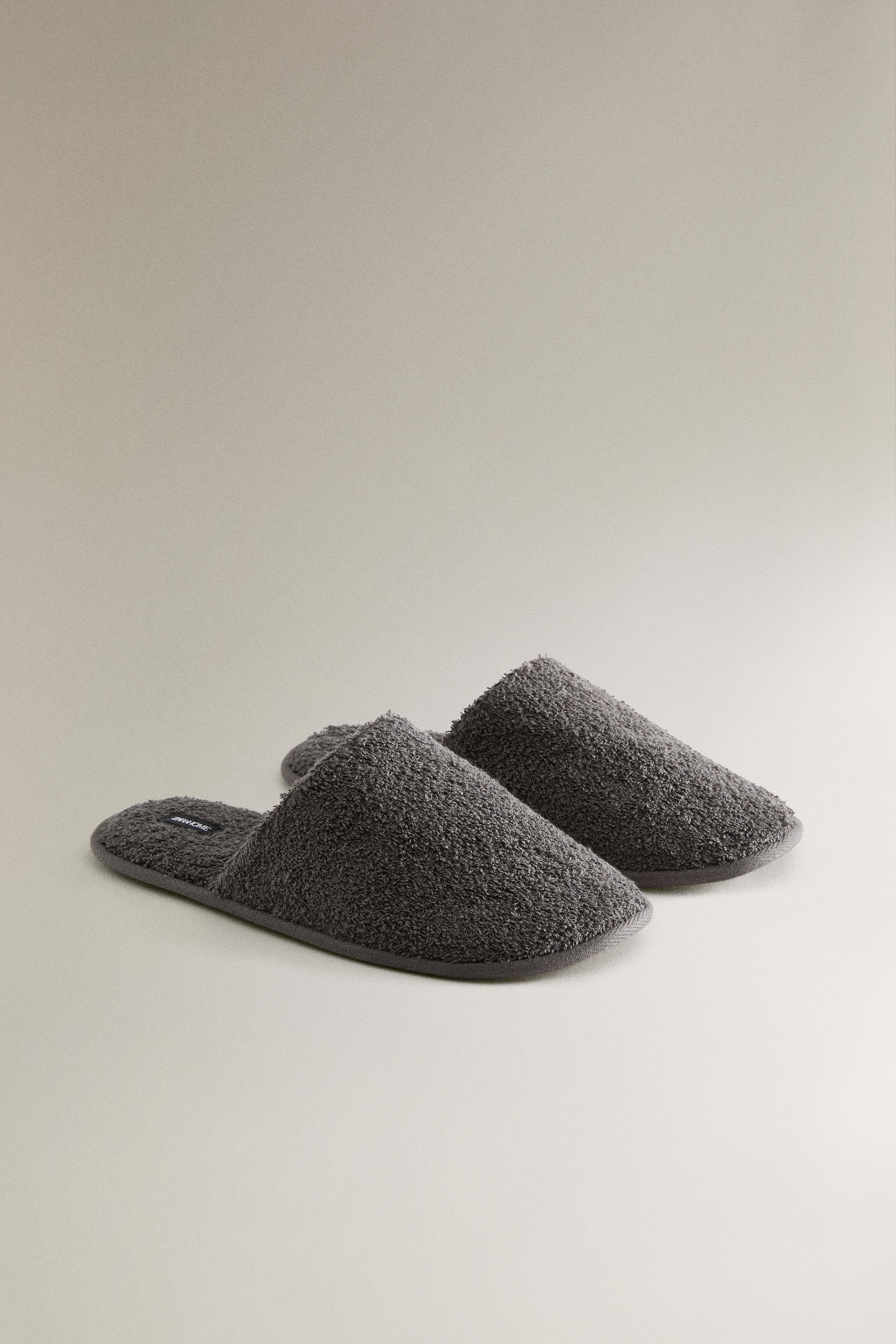 TERRYCLOTH BATHROOM SLIPPERS
