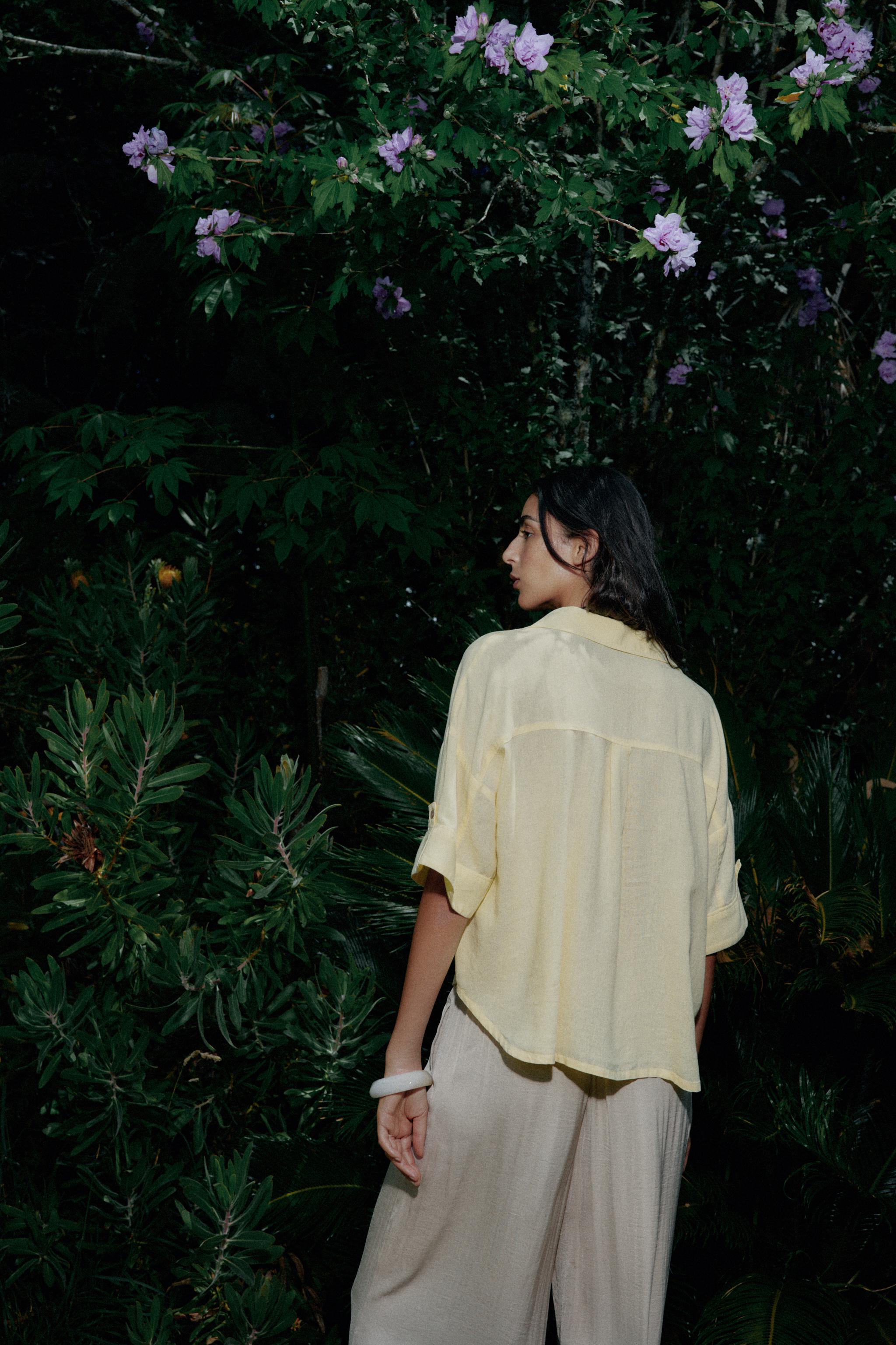 LINEN BLEND CROPPED SHIRT