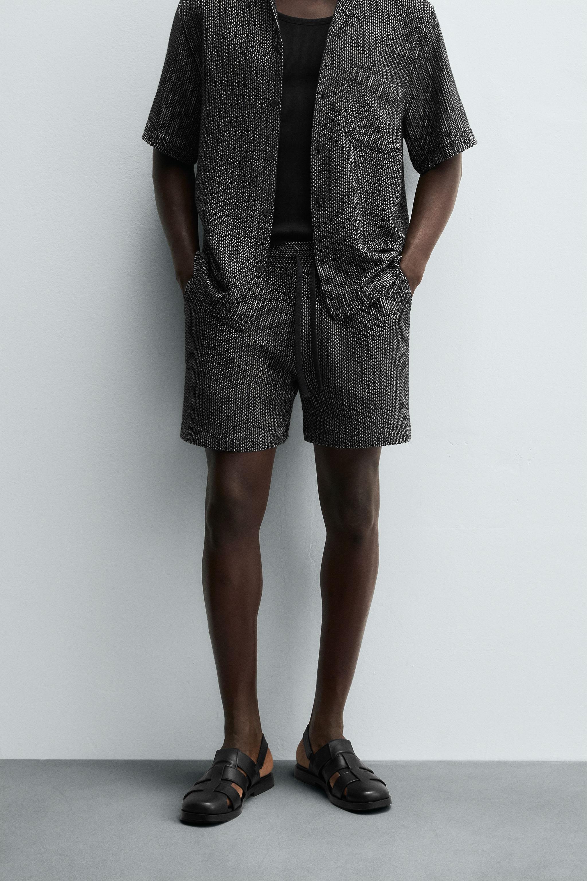 JACQUARD TEXTURED SHORTS