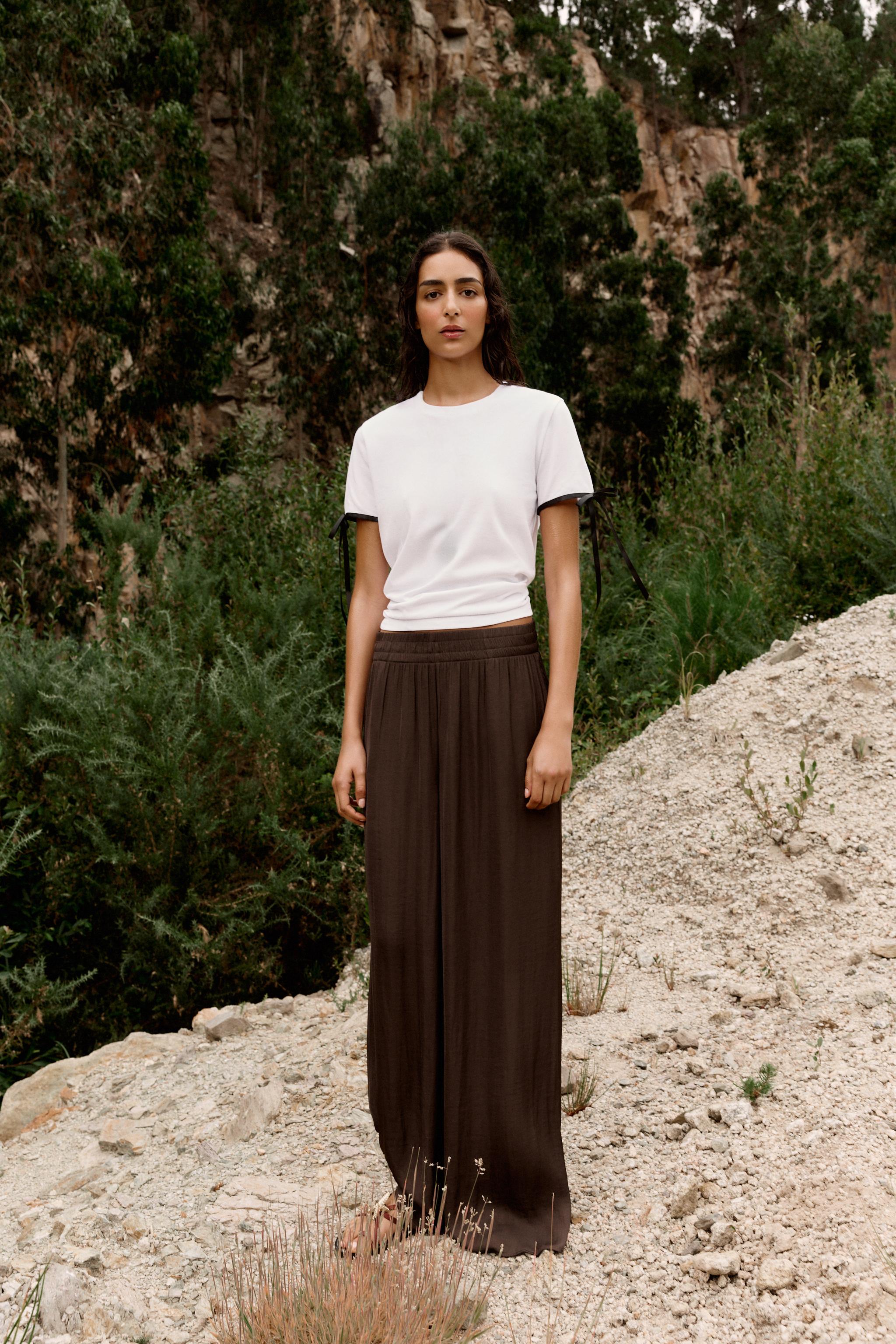 CONTRAST BOW T-SHIRT