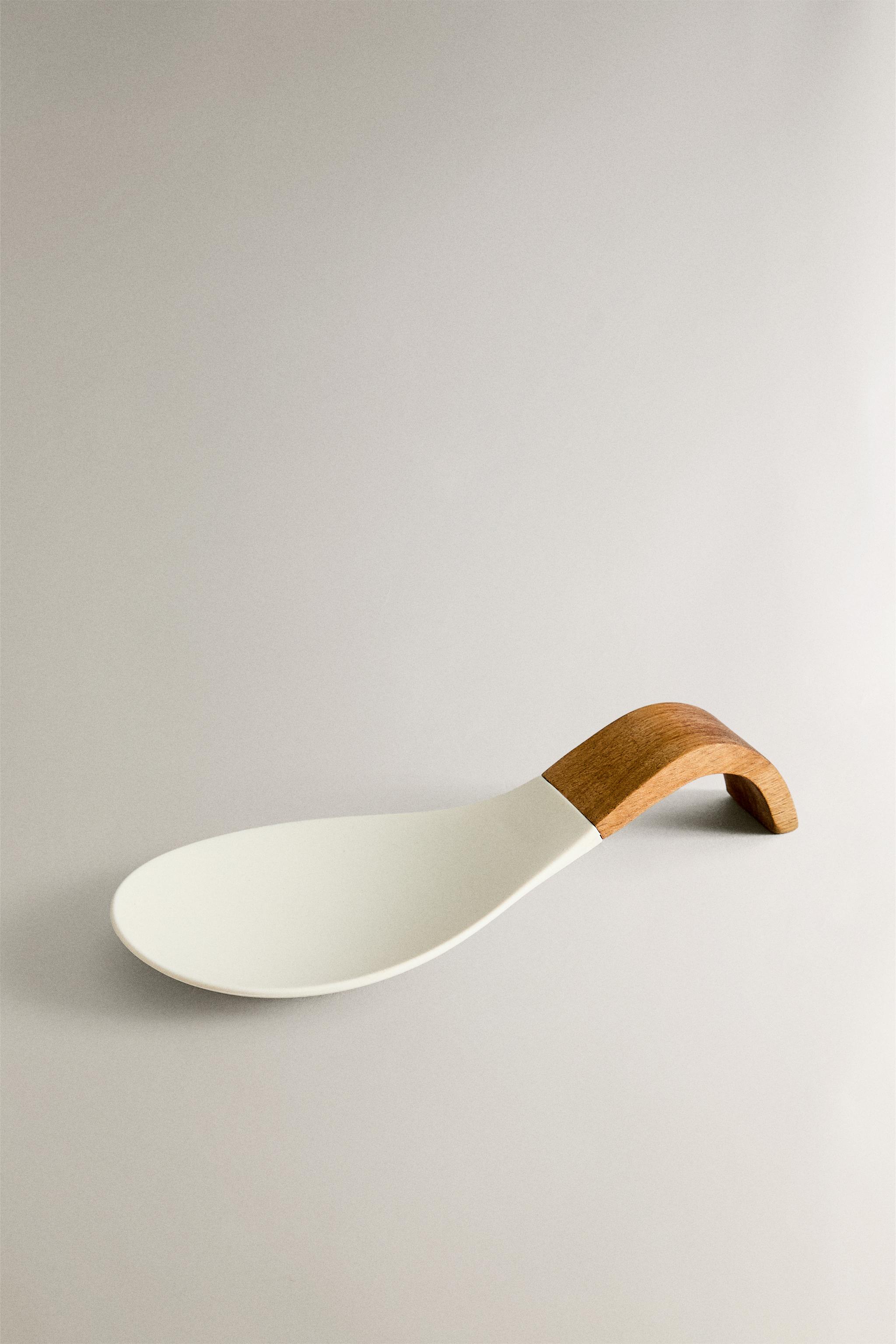 WOOD AND SILICONE SPOON REST