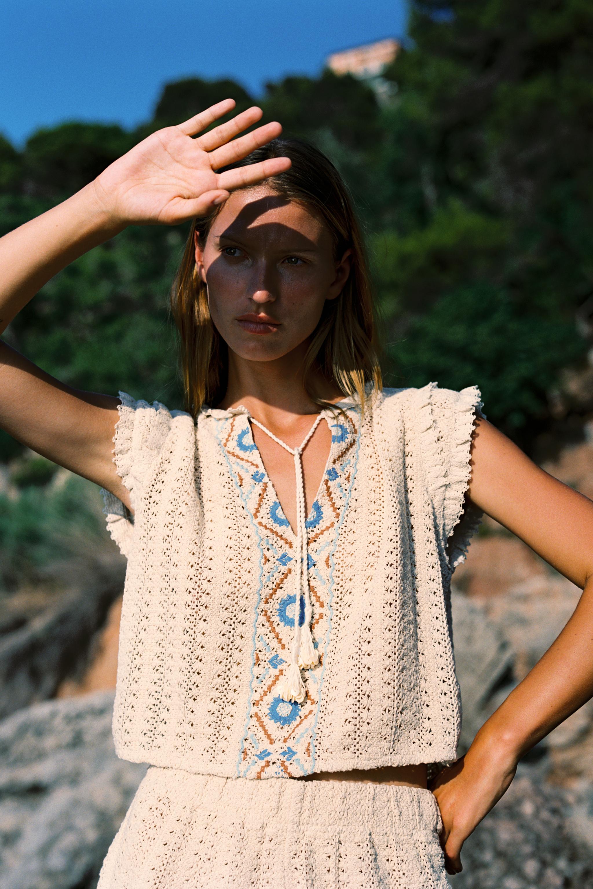 EMBROIDERED CROCHET TOP