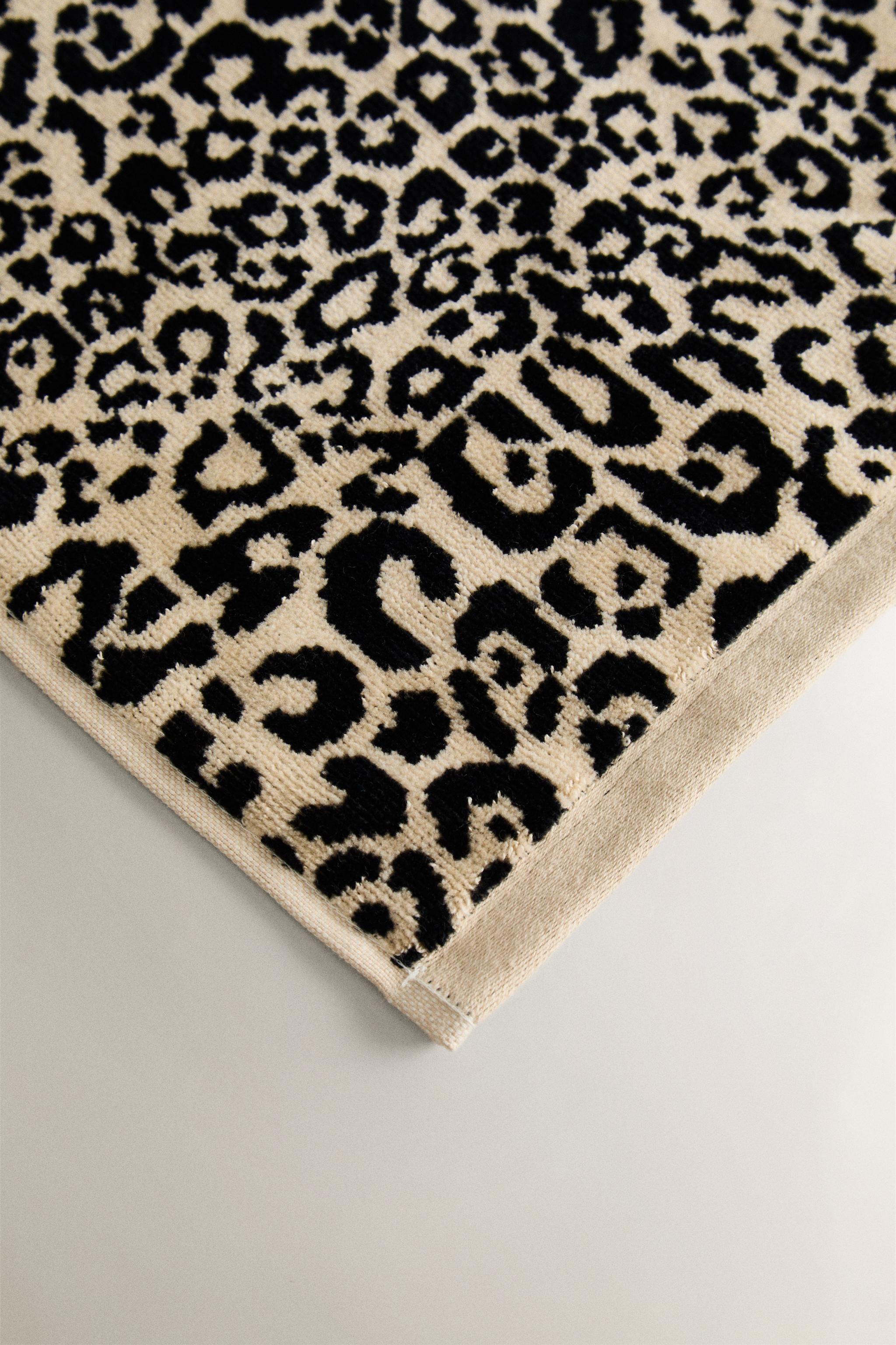ANIMAL PRINT VELOUR BEACH TOWEL