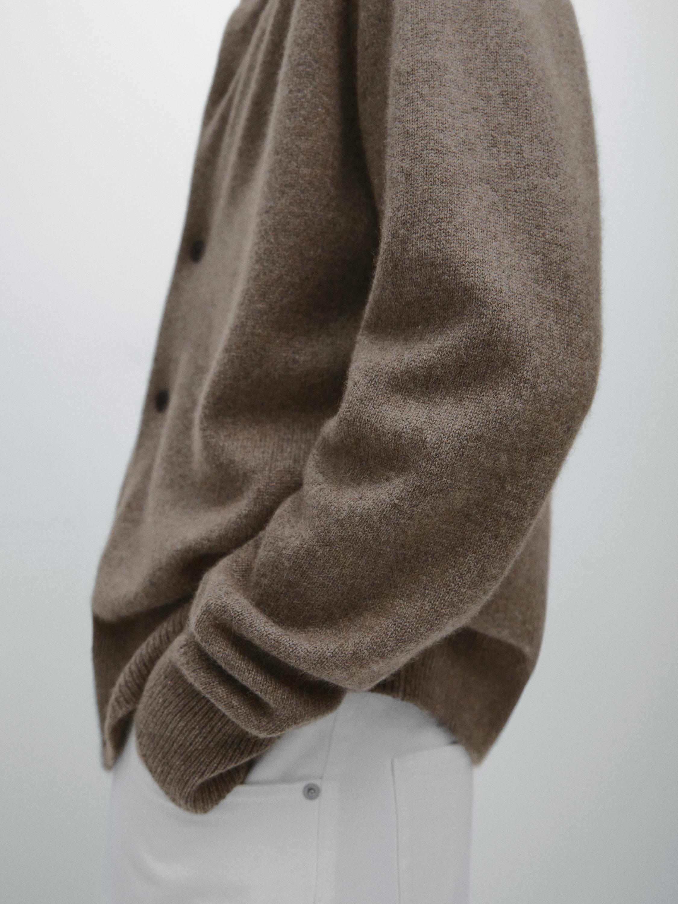 100% cashmere knit cardigan