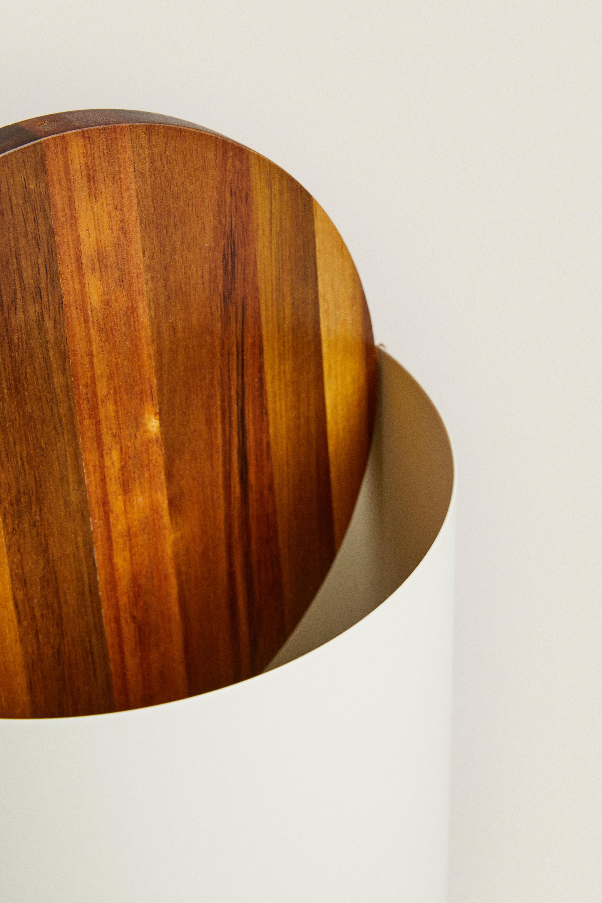 METAL BATHROOM TRASH CAN WITH WOODEN LID