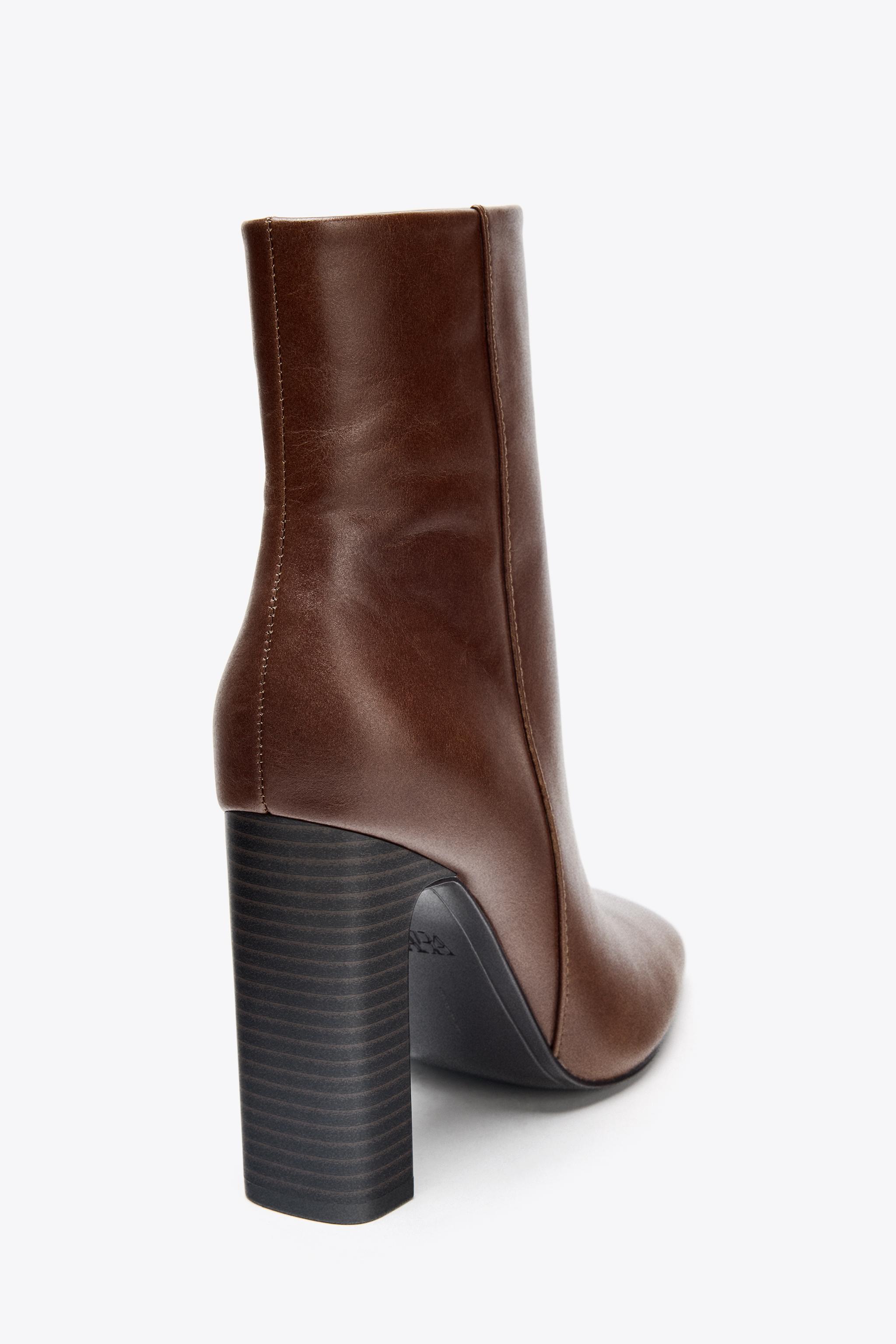 LEATHER WIDE HEEL ANKLE BOOTS