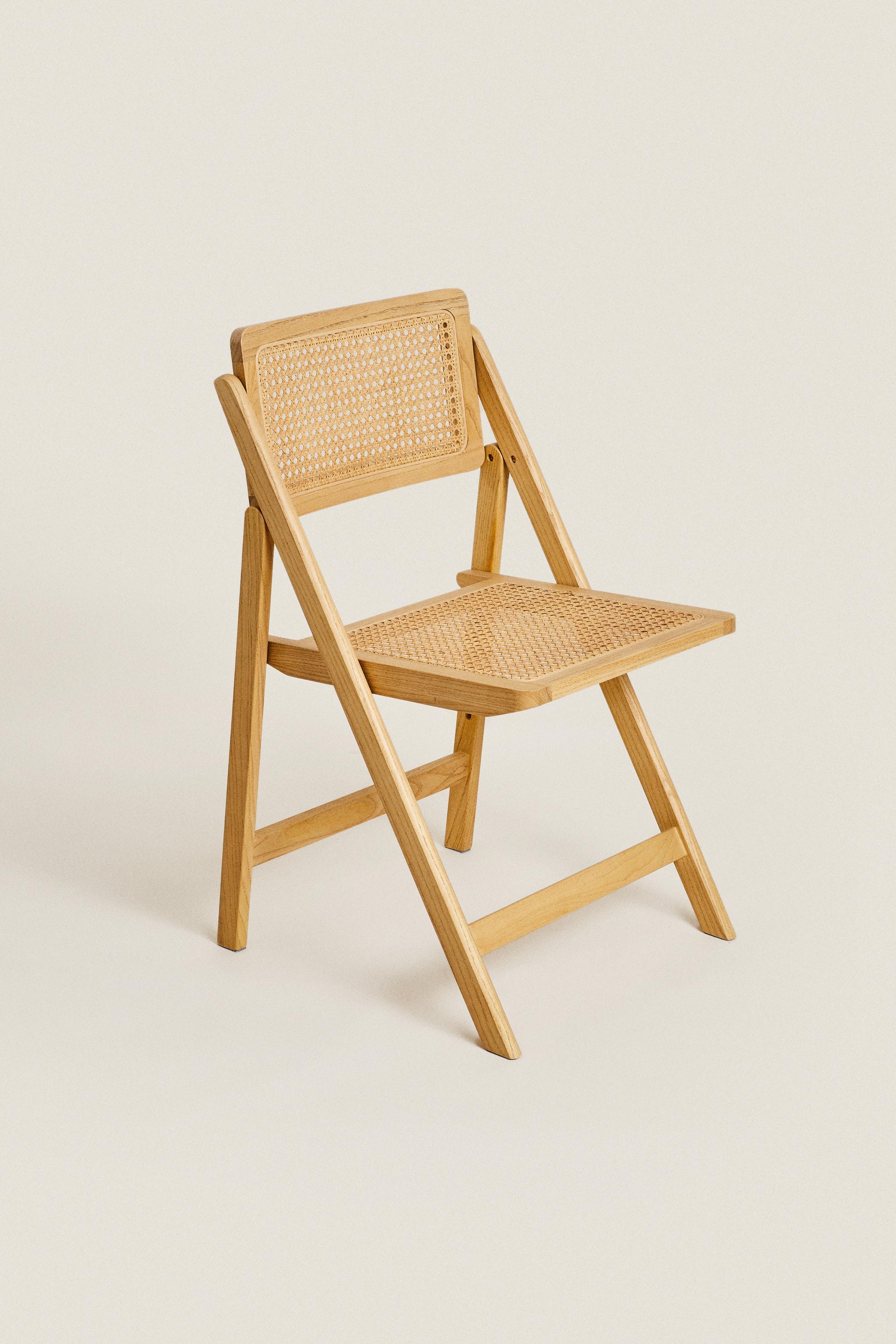 RATTAN AND WOOD FOLDING CHAIR