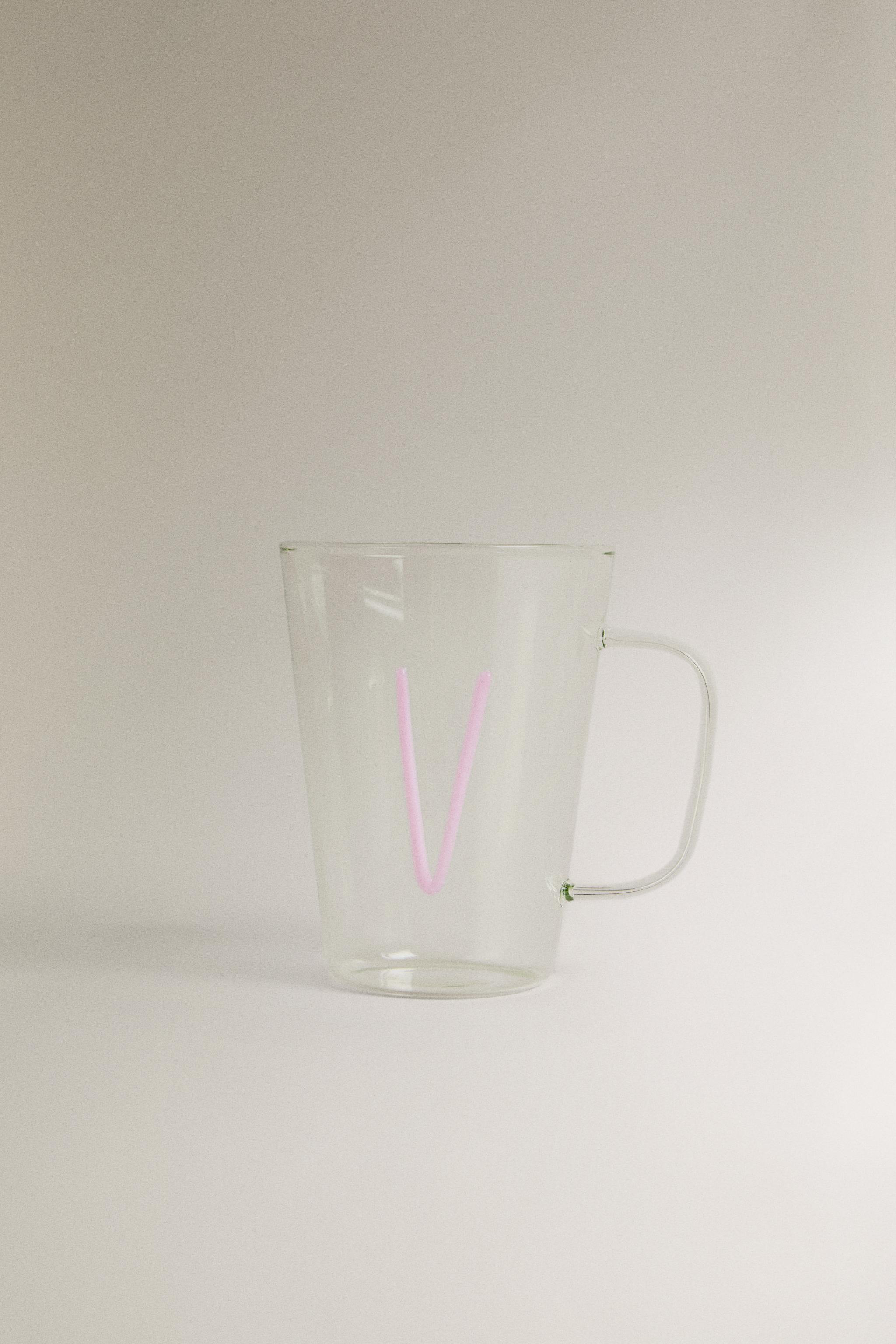 BOROSILICATE MUG WITH THE LETTER V