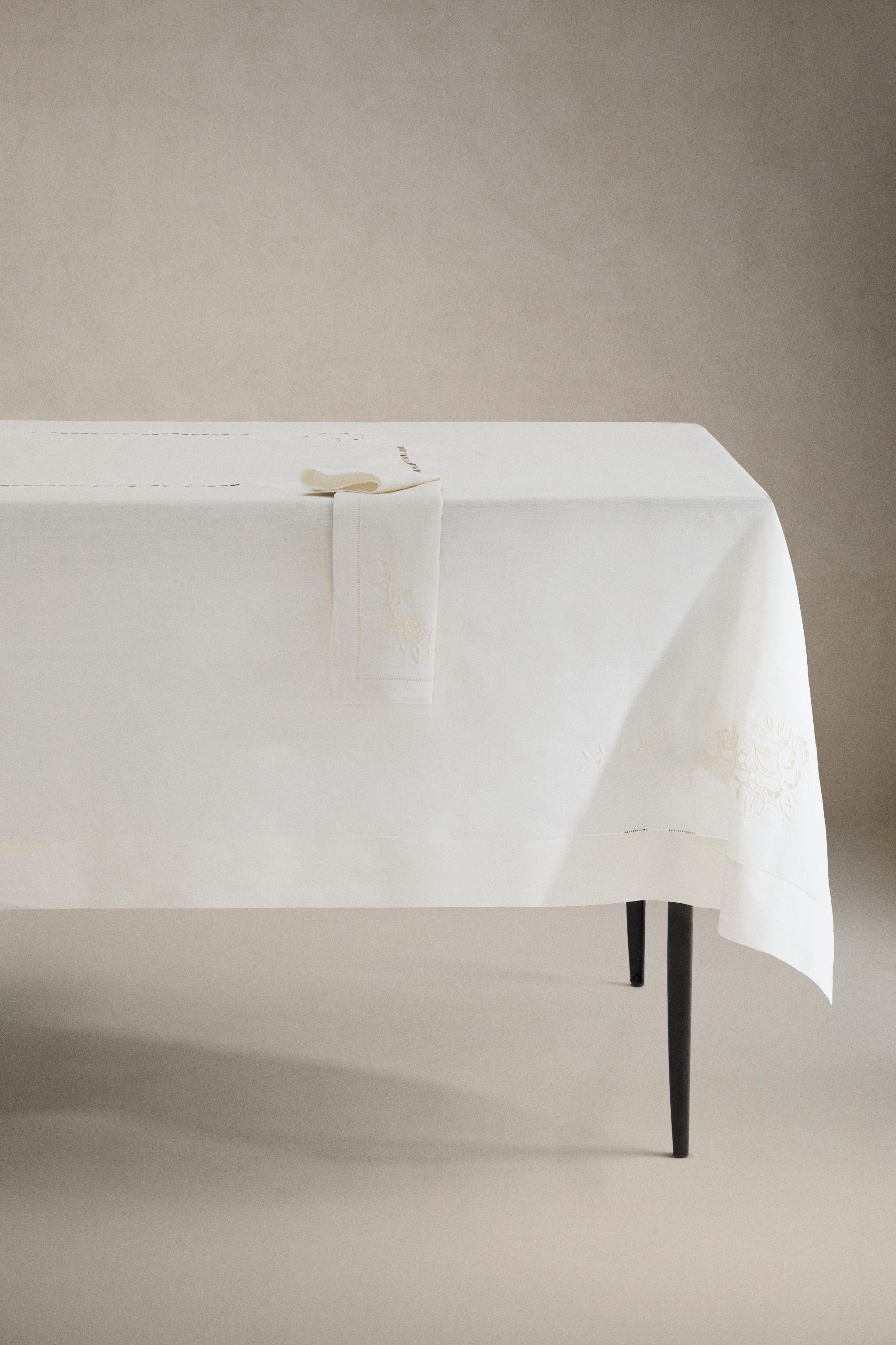 LINEN TABLECLOTH WITH FLORAL EMBROIDERY AND HEMSTITCHING
