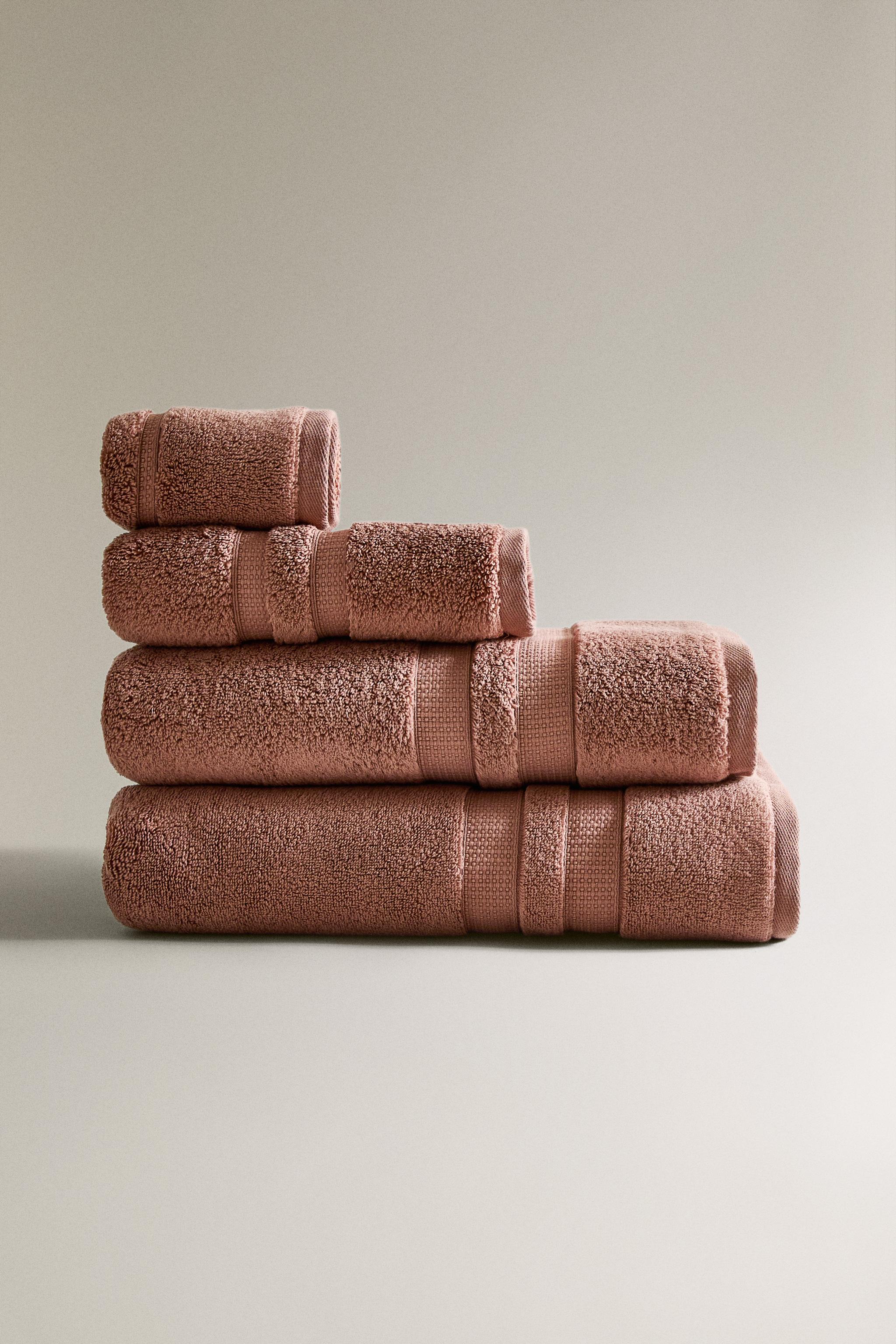 EXTRA SOFT DOUBLE BORDER BATH TOWEL