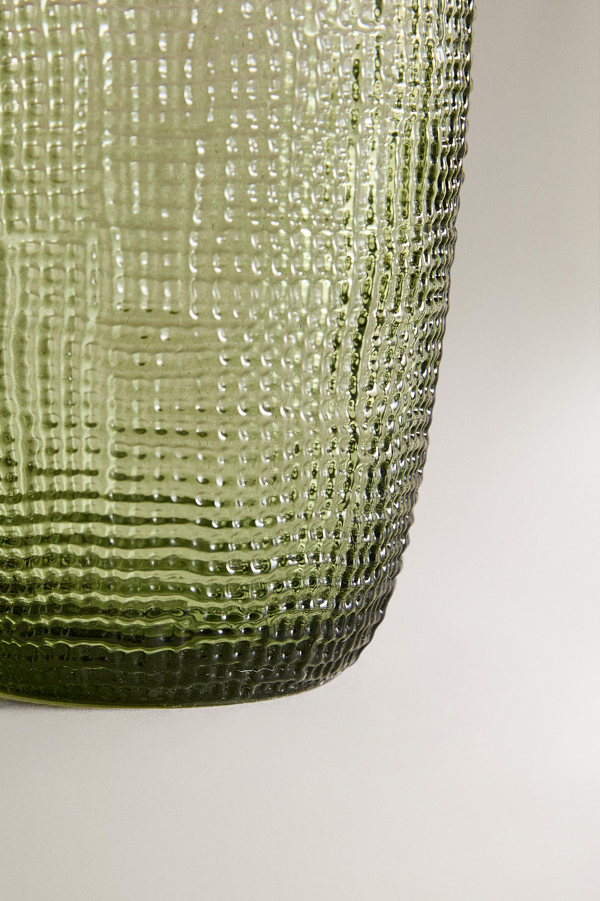 RAISED DESIGN GLASS TUMBLER