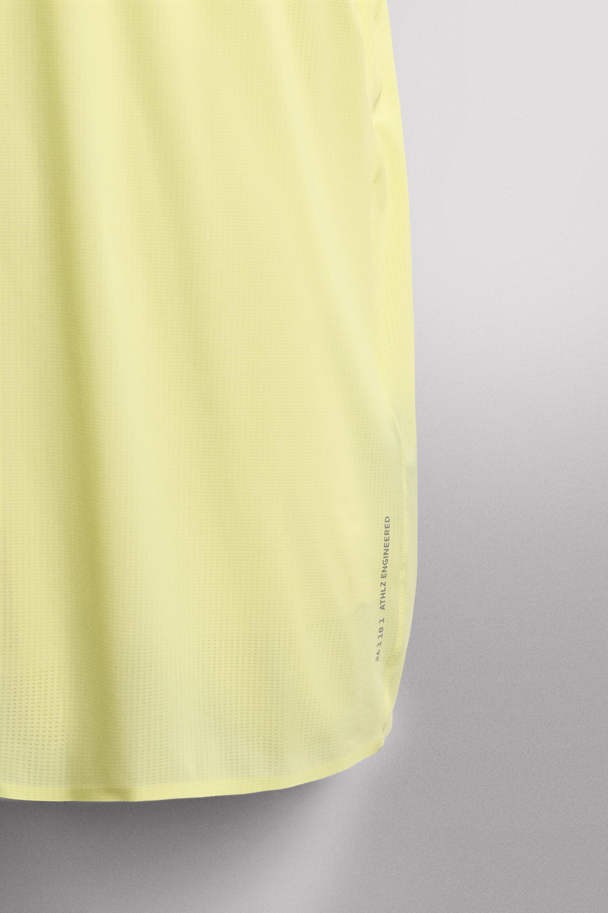 LIGHTWEIGHT TECHNICAL T-SHIRT